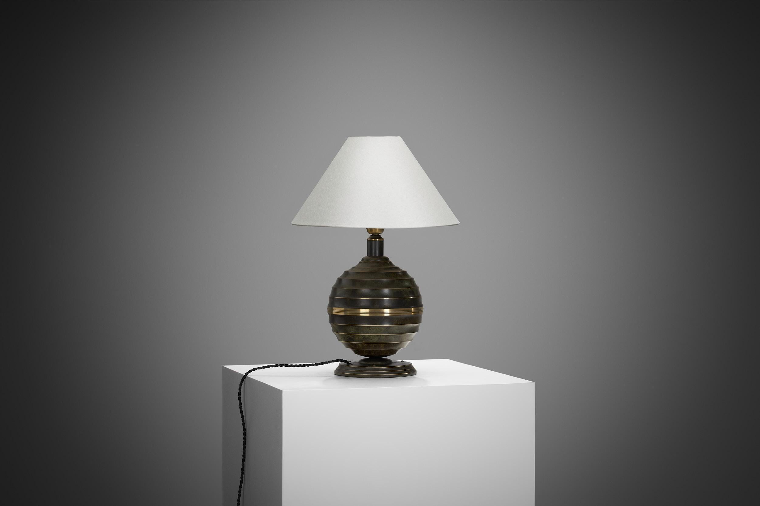 Early 20th Century Swedish Grace Svenska Metallverken Table Lamp in Bronzed Brass, Sweden ca 1920s