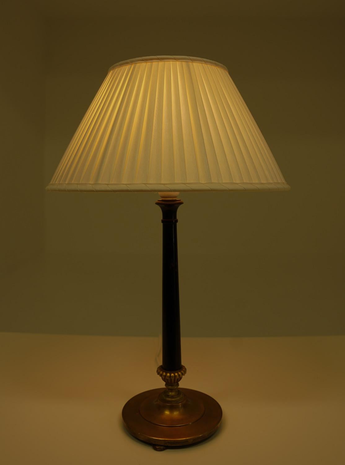 Lámpara de mesa Swedish Grace de Nordiska Kompaniet siglo XX en venta