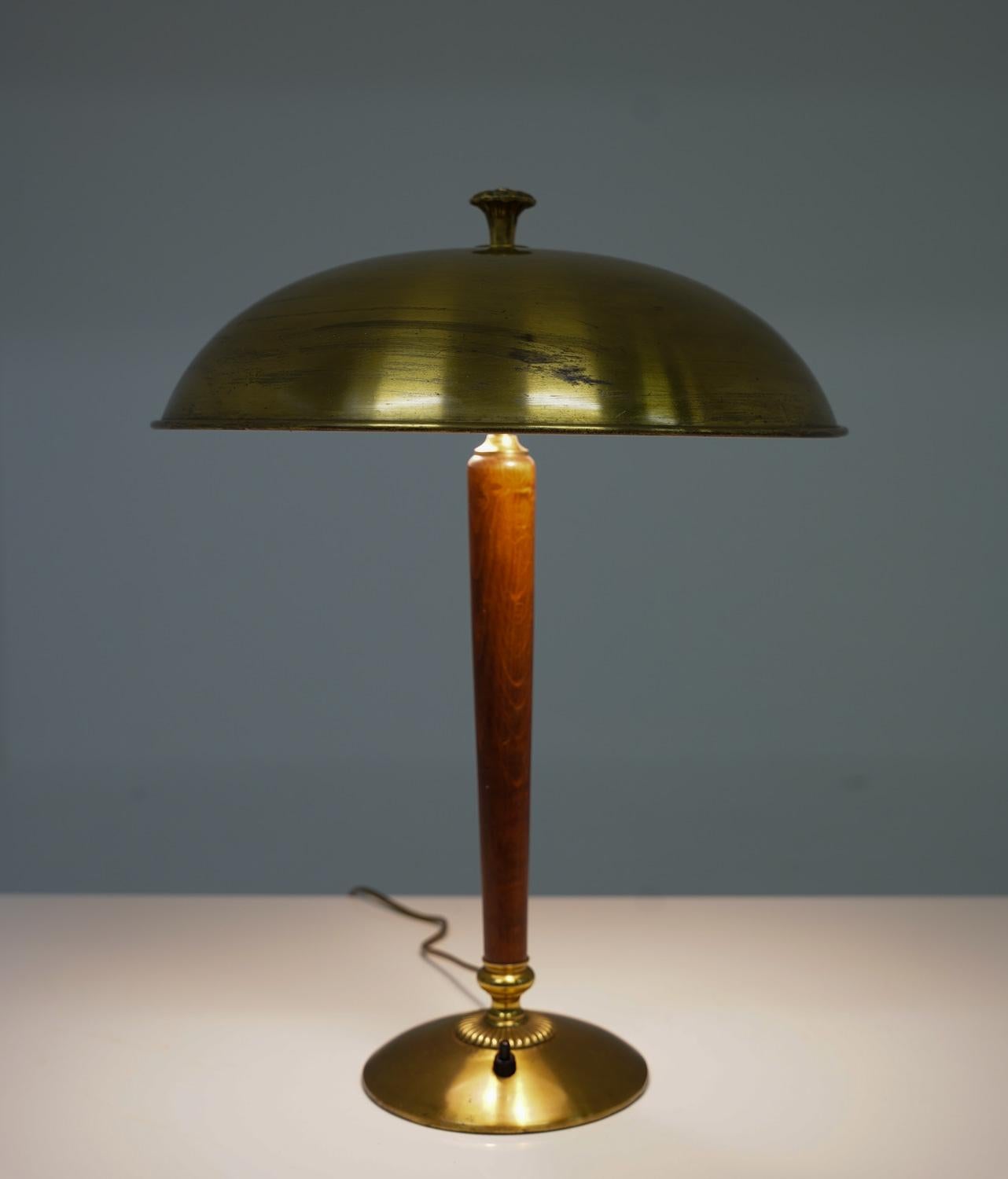 Swedish Grace Table Lamp in Brass by Nordiska Kompaniet For Sale 1