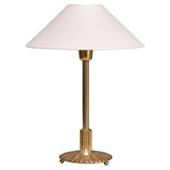 Schwedische Grace-Tischlampe aus geriffeltem und geriffeltem Messing, Schweden, 1930er Jahre