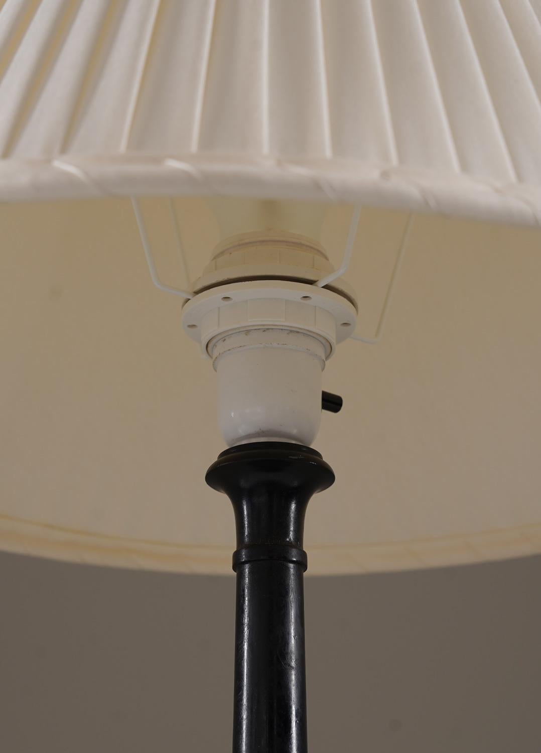 Swedish Grace Table Lamp Nordiska Kompaniet In Good Condition For Sale In Karlstad, SE