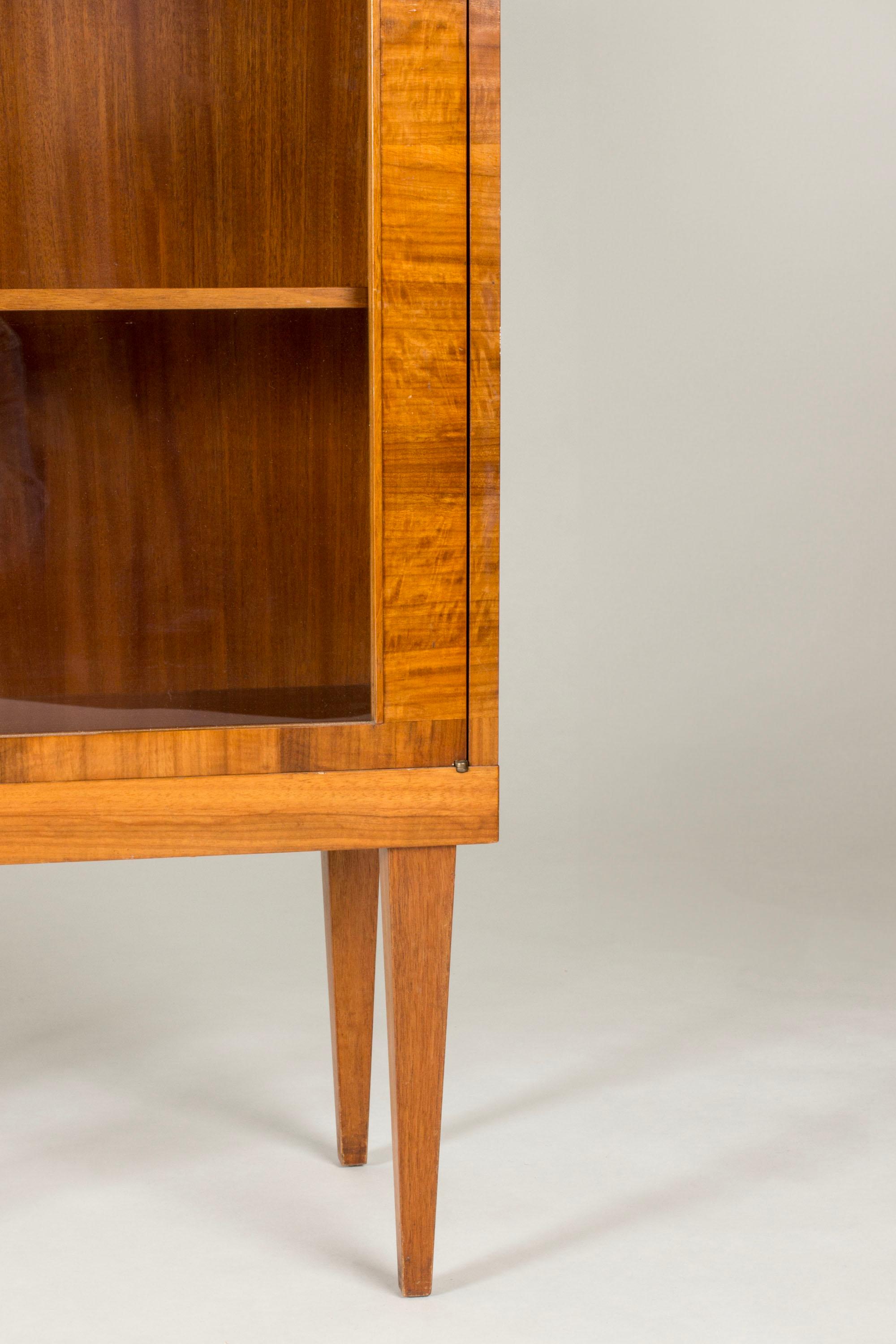 Swedish Grace Vitrine Bookcase, Carl Malmsten, Sweden, 1930s In Good Condition For Sale In Stockholm, SE