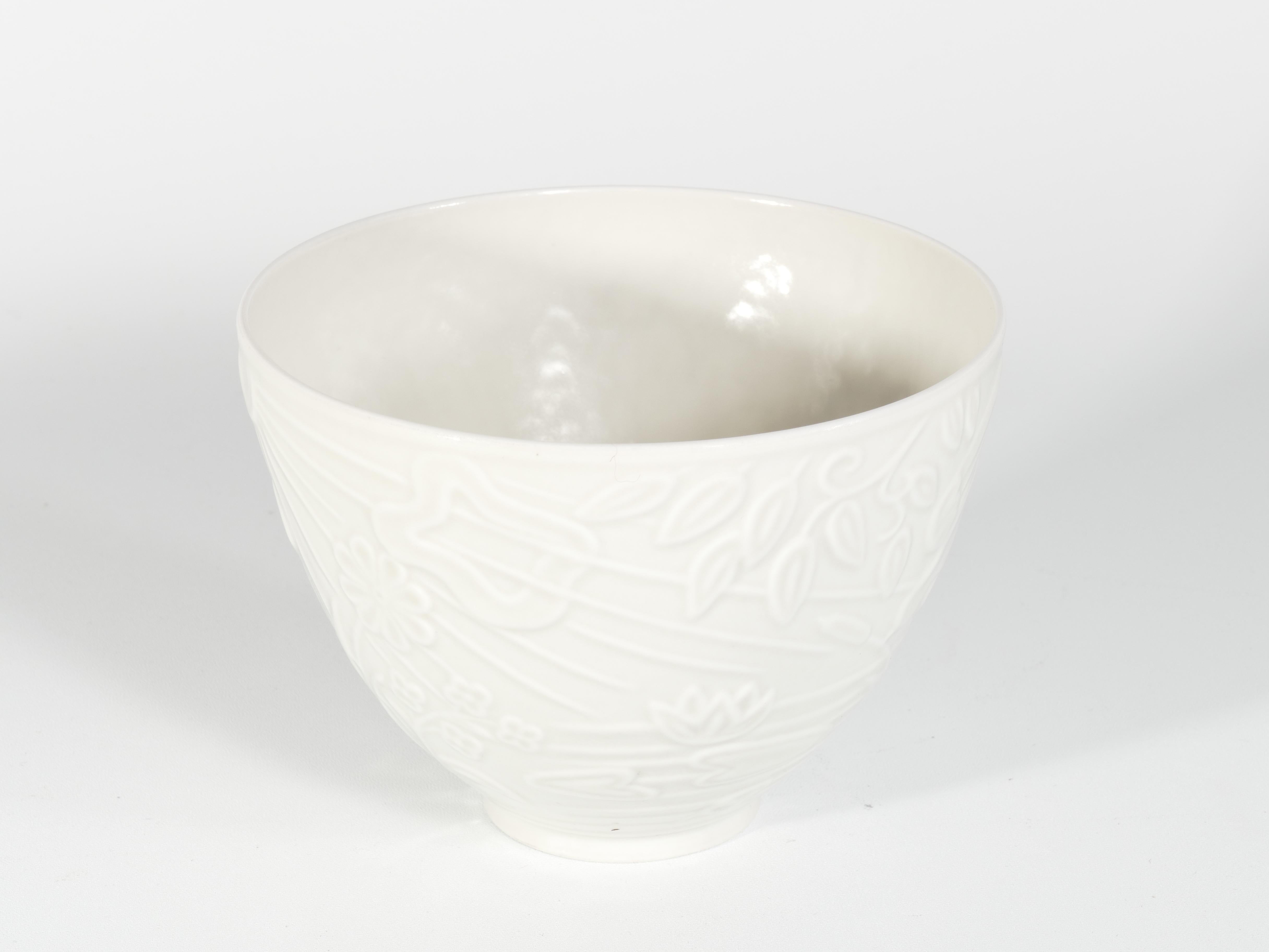 Swedish Grace White Porcelain Flower Motif  Bowl by Gunnar Nylund , ALP, 1940's For Sale 4