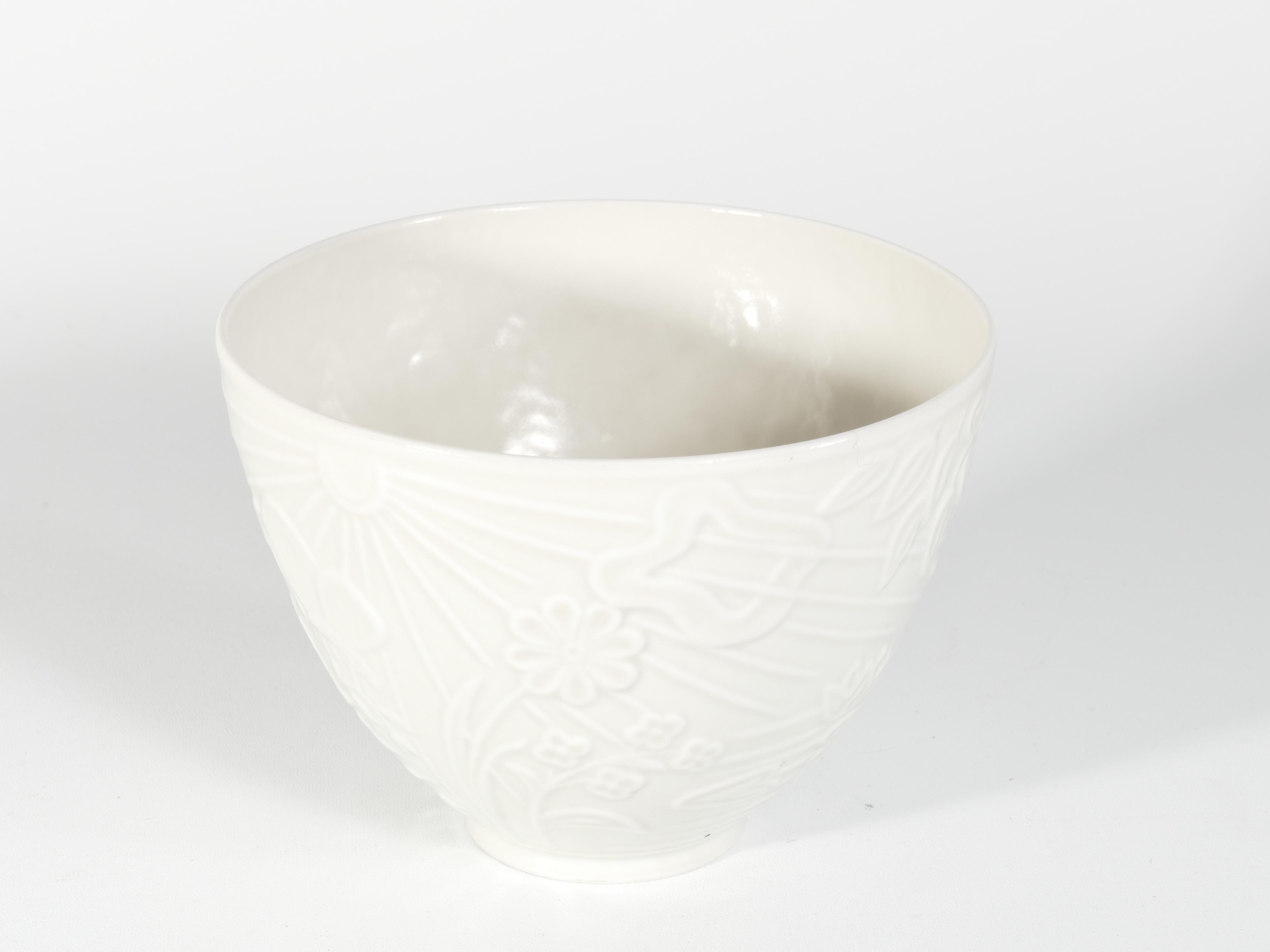 Swedish Grace White Porcelain Flower Motif  Bowl by Gunnar Nylund , ALP, 1940's For Sale 1