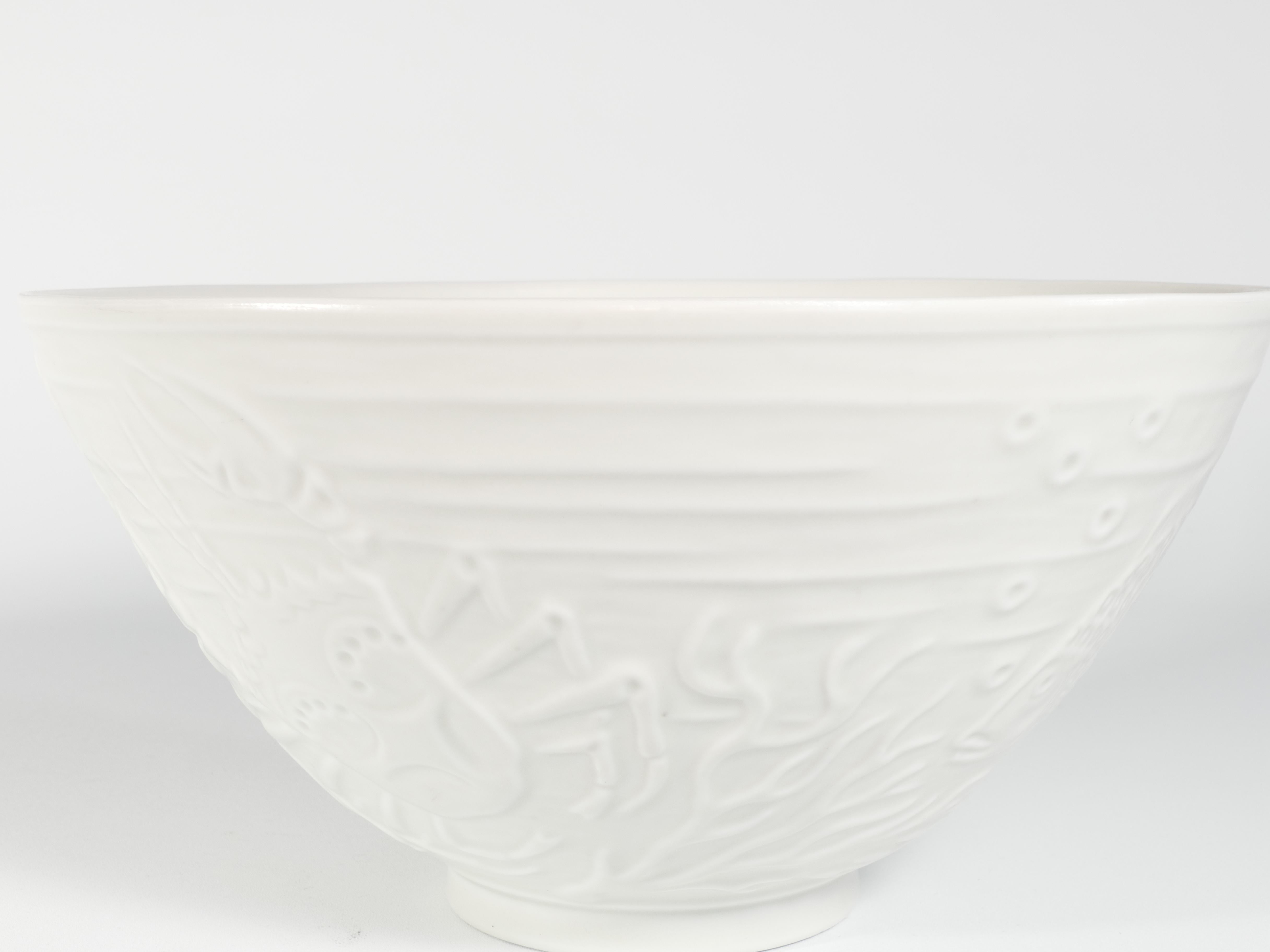 Hand-Crafted Swedish Grace White Porcelain Sea Themed  Bowl by Gunnar Nylund for ALP, 1940's For Sale