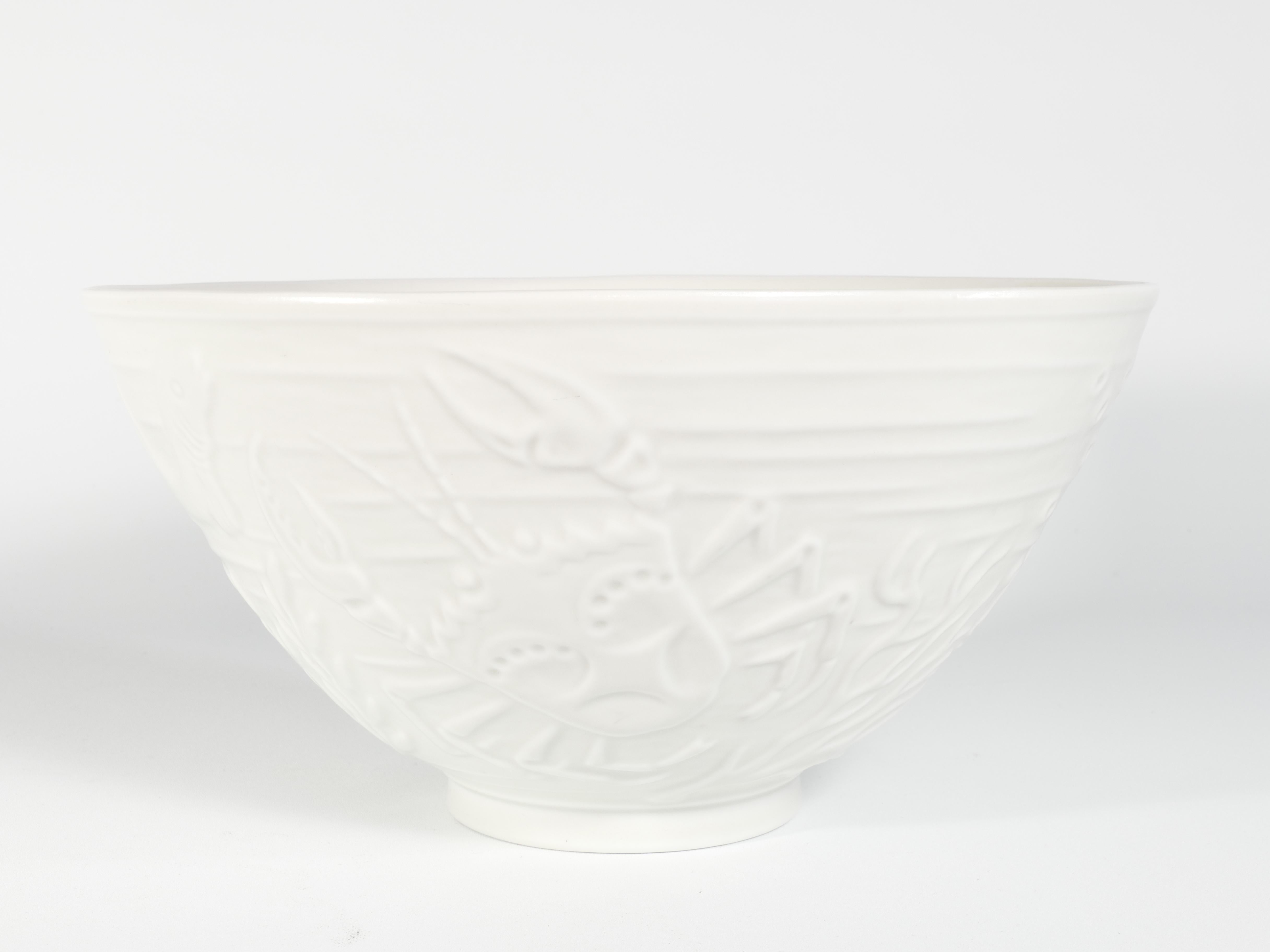 Swedish Grace White Porcelain Sea Themed  Bowl by Gunnar Nylund for ALP, 1940's In Good Condition For Sale In Grythyttan, SE