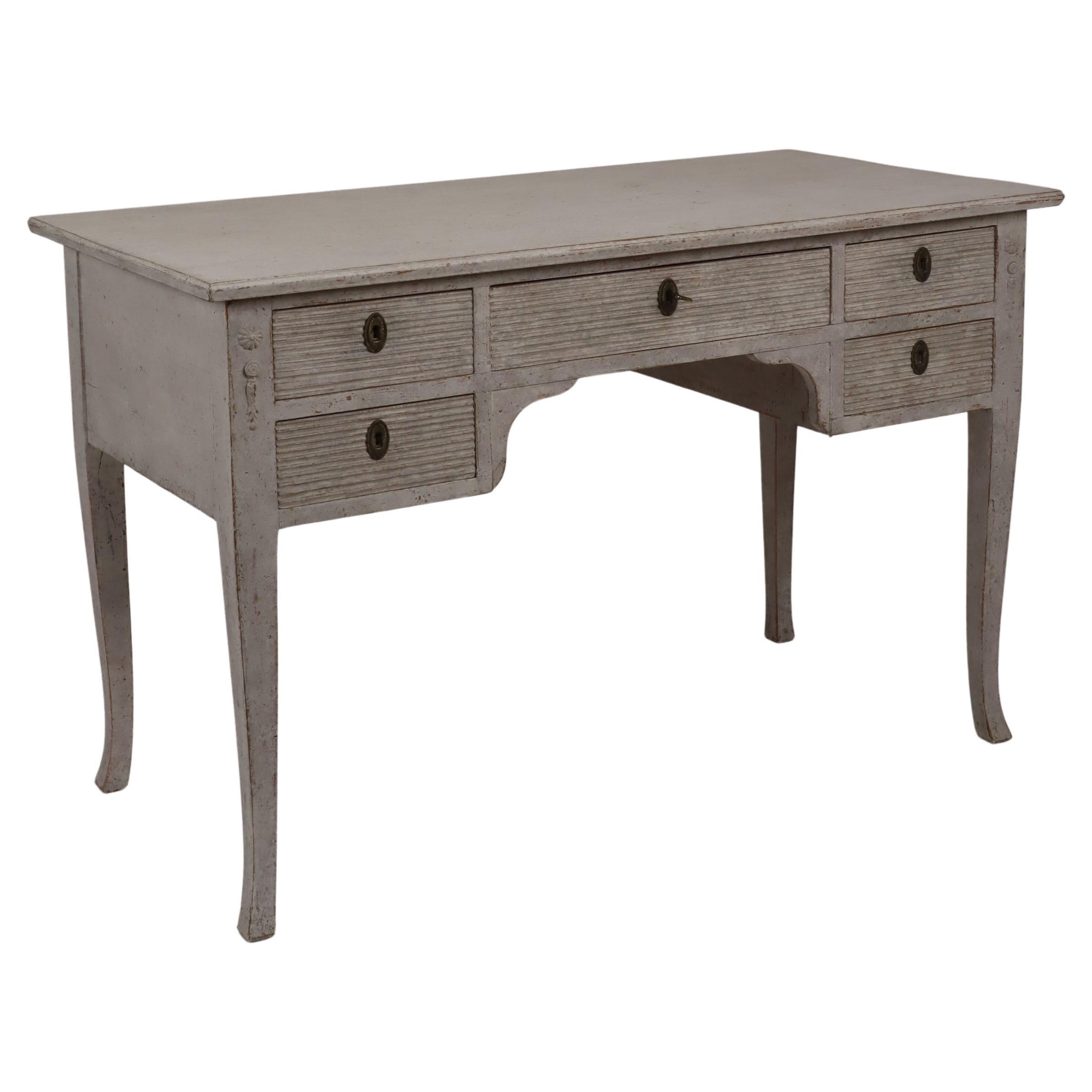Swedish Gray Cream Painted Desk with Five Carved Reeded Drawers, 20th Century For Sale