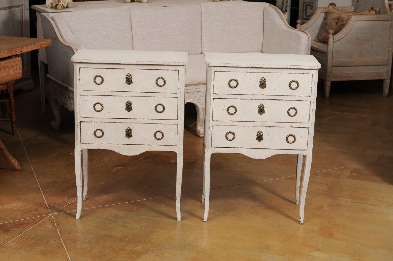 Swedish Gray Painted Bedside Tables with Three Drawers and Cabriole Legs, a Pair 8