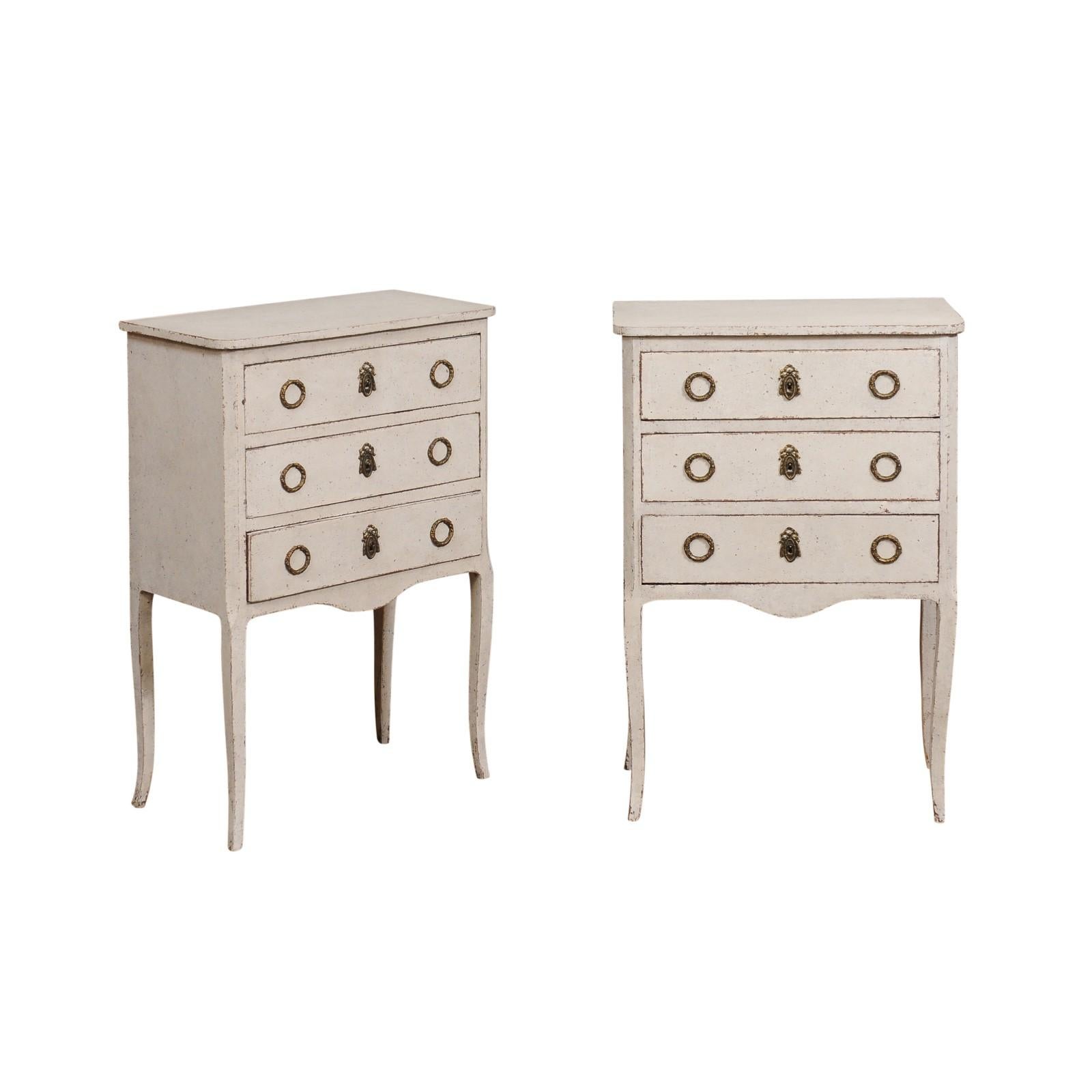 Swedish Gray Painted Bedside Tables with Three Drawers and Cabriole Legs, a Pair 2