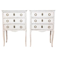 Swedish Gray Painted Bedside Tables with Three Drawers and Cabriole Legs, a Pair