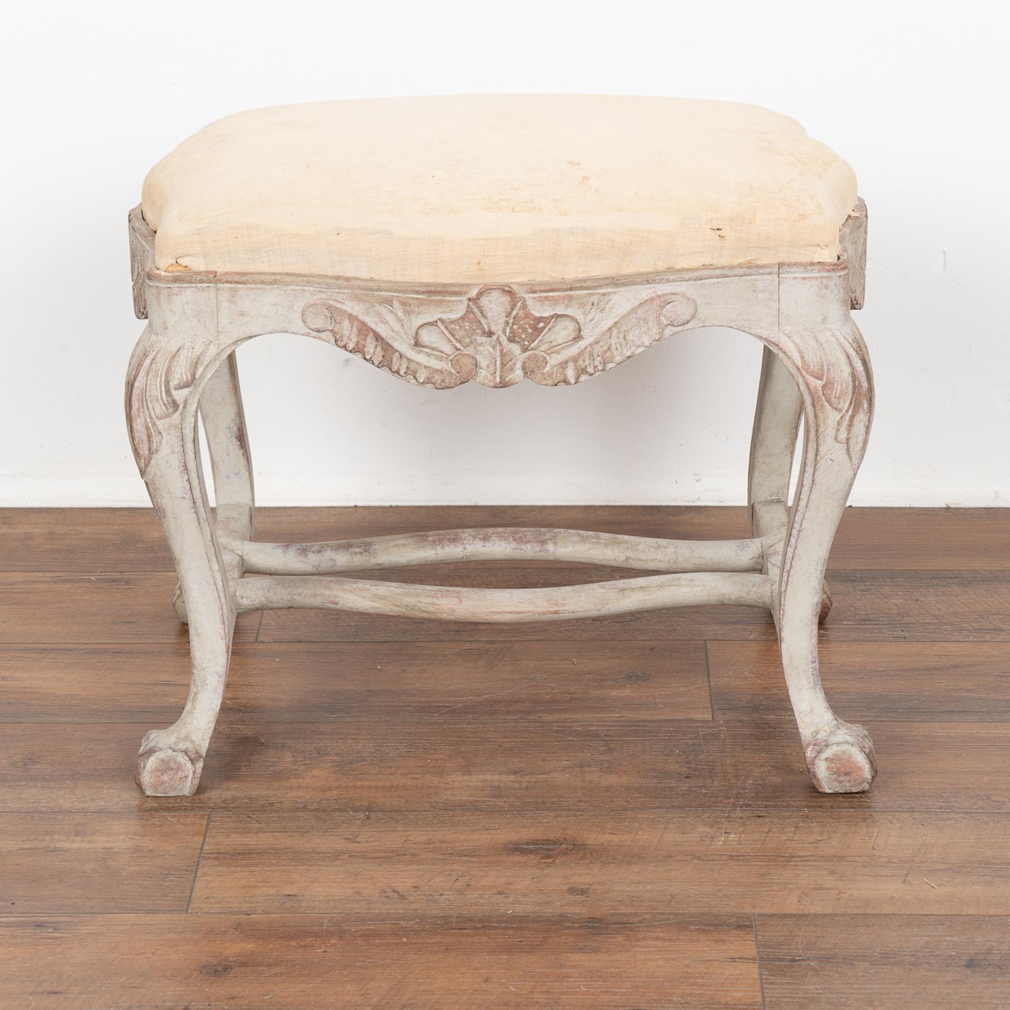 Swedish Gray Tabouret Stool With Cabriolet Legs, circa 1890 In Good Condition In Round Top, TX