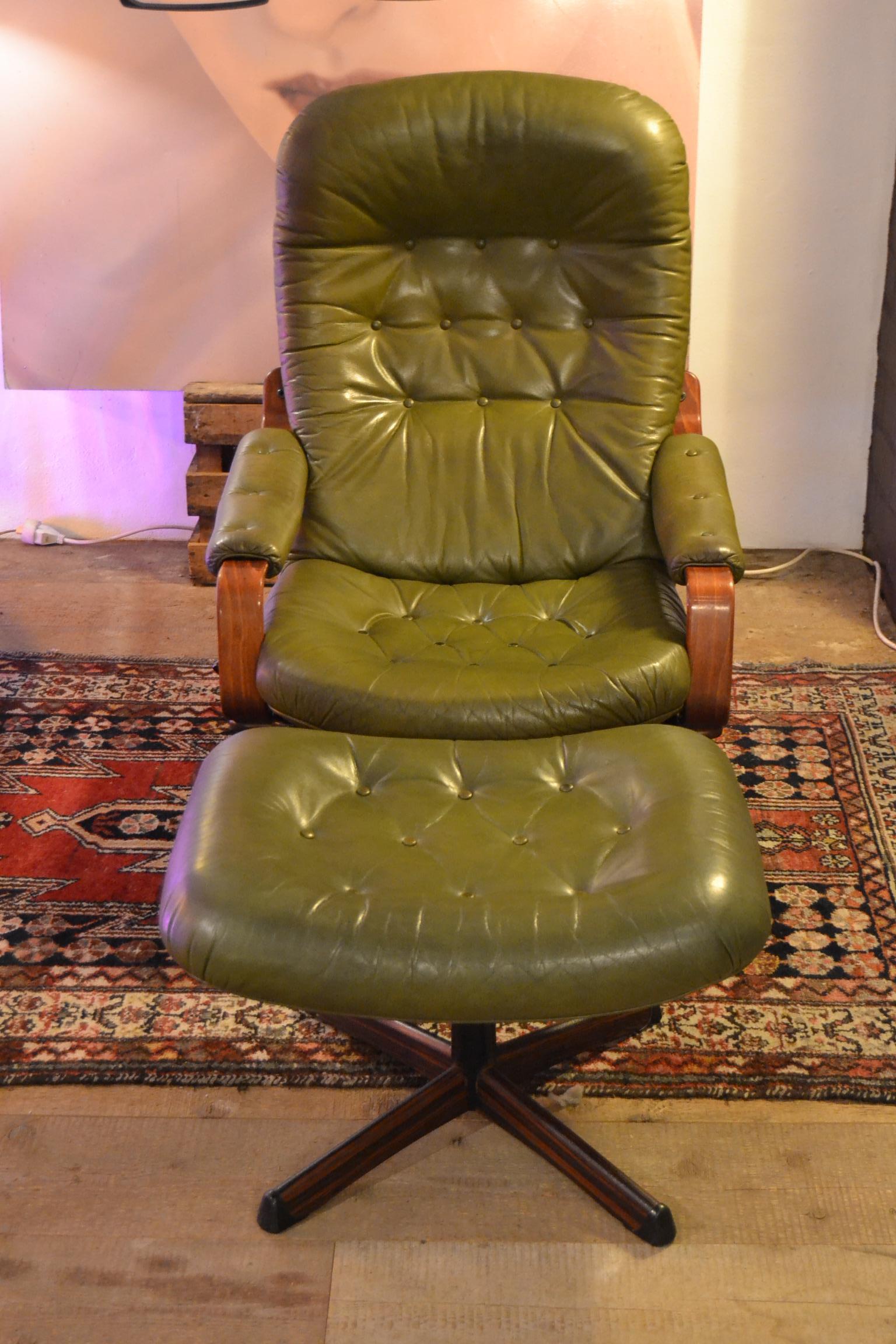 Swedish Green Leather Swivel Chair and Ottoman by Göte Möbel Sweden, 1970s 2