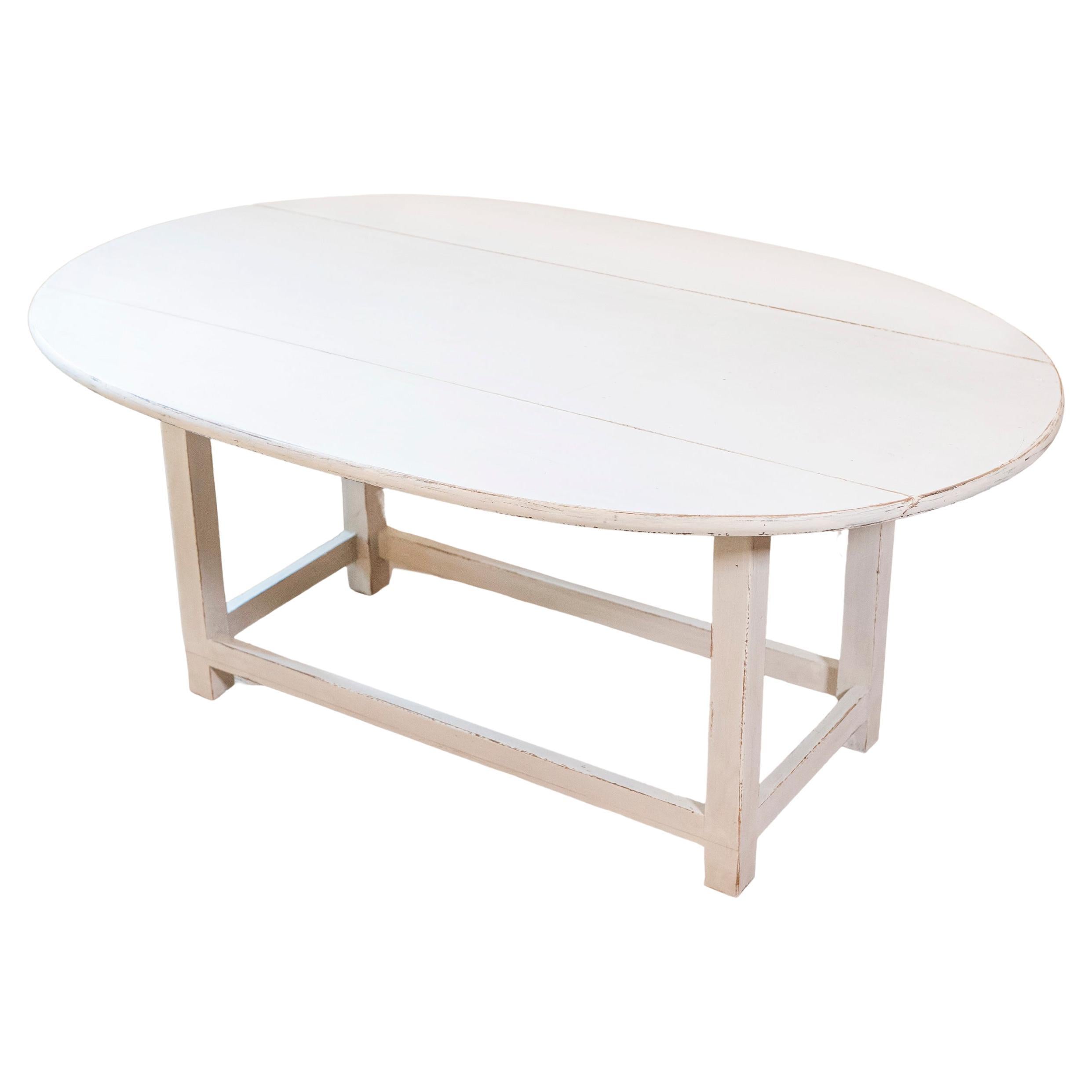 Table basse à abattant suédoise à plateau ovale peinte en gris du 20e siècle en vente