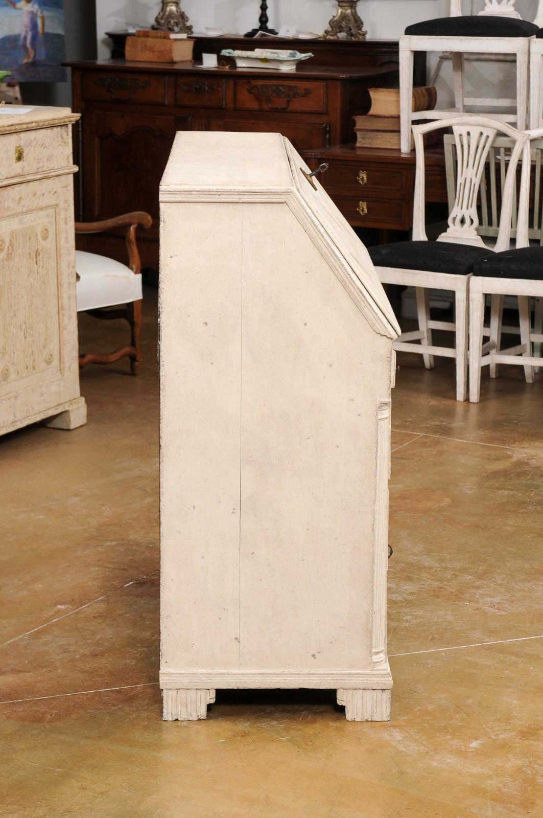 Swedish Gustavian 1790s Painted Slant-Front Desk with Carved Diamond Motifs For Sale 2
