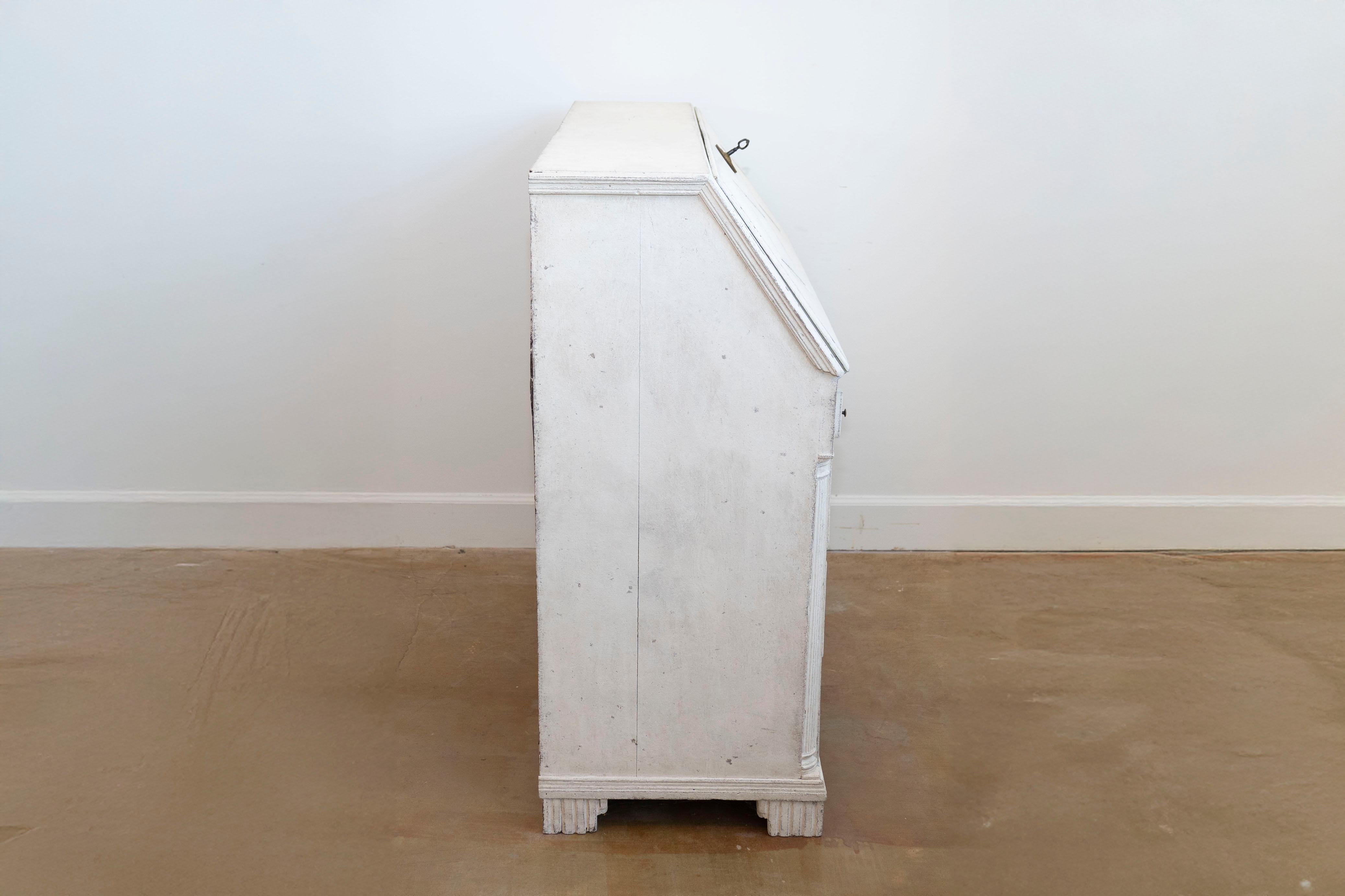 Swedish Gustavian 1790s Painted Slant-Front Desk with Carved Diamond Motifs siglo XVIII en venta