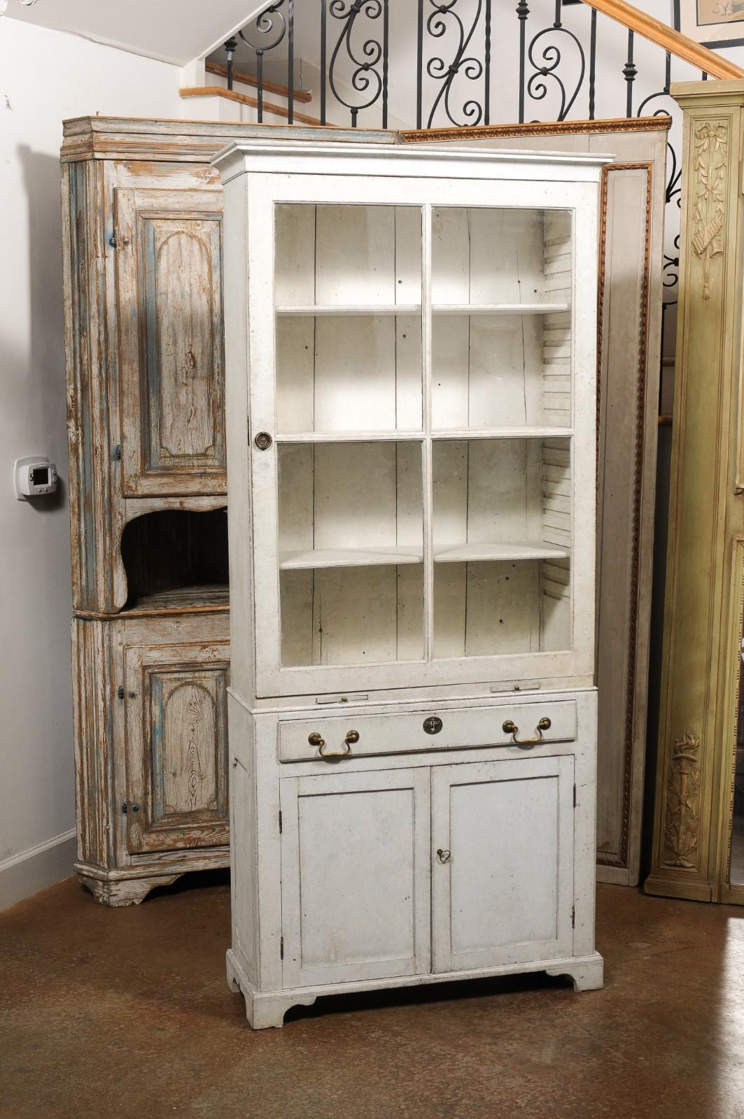 Swedish Gustavian 1810s Painted Vitrine Cabinet with Glass Door and Drawer 5