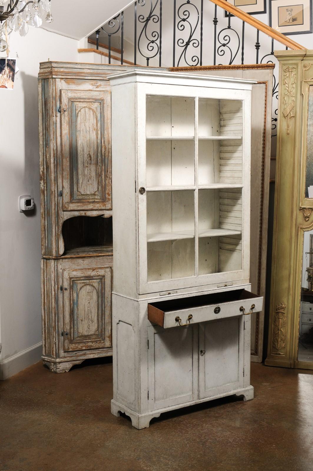 Swedish Gustavian 1810s Painted Vitrine Cabinet with Glass Door and Drawer 6