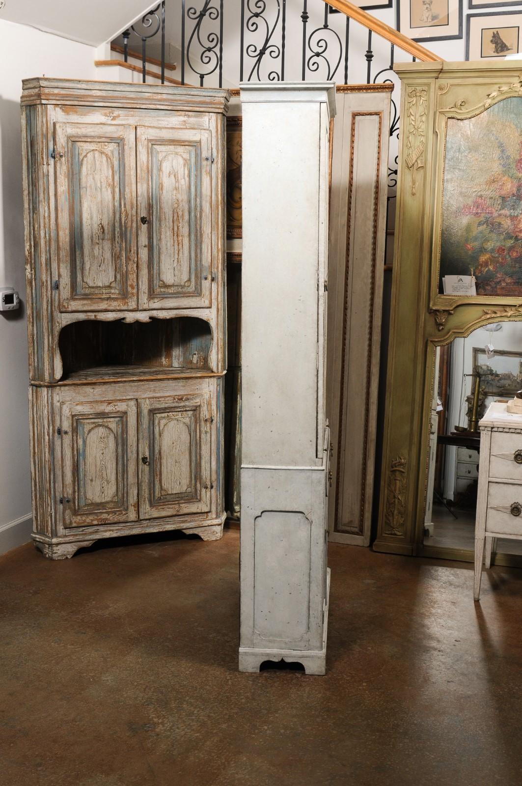 Swedish Gustavian 1810s Painted Vitrine Cabinet with Glass Door and Drawer 9