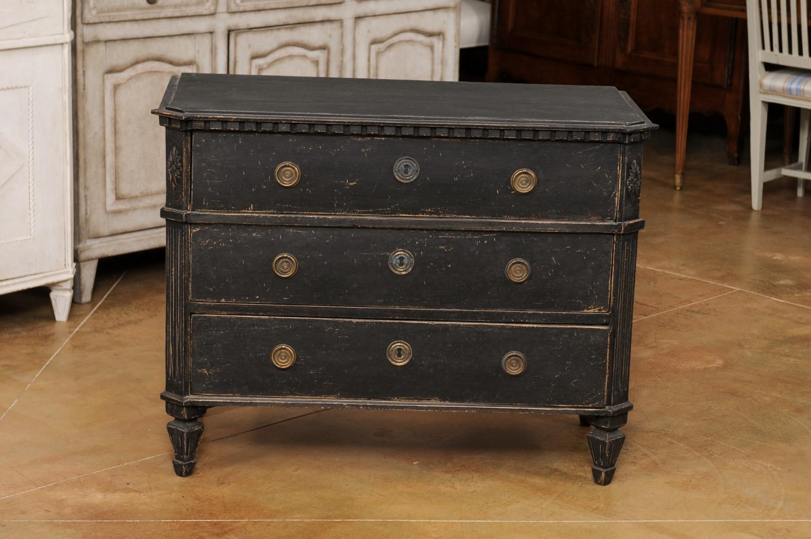 Swedish Gustavian 1830s Black Painted and Carved Three-Drawer Chest 9