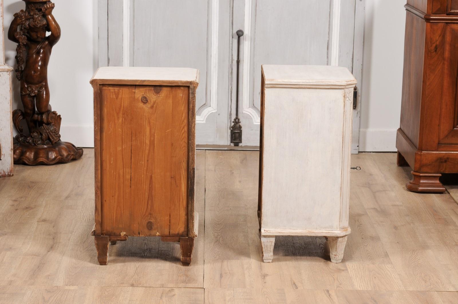 Swedish Gustavian 1880s Light Gray Nightstands with Drawers and Doors, a Pair For Sale 5