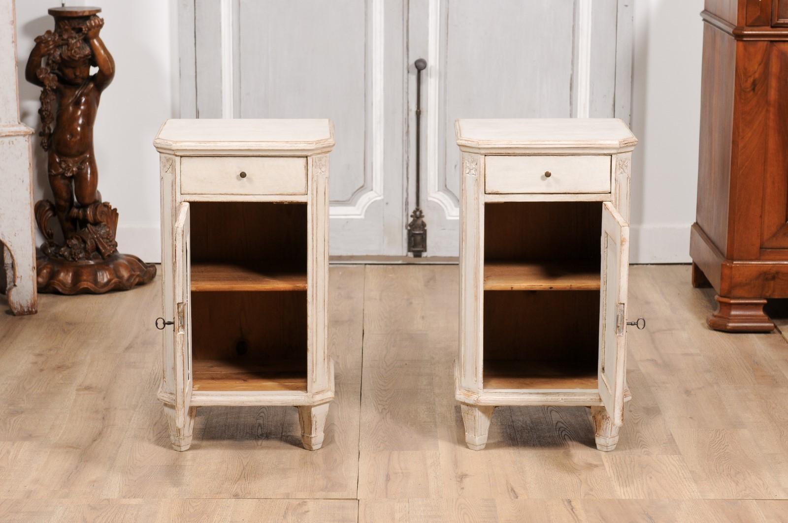 Swedish Gustavian 1880s Light Gray Nightstands with Drawers and Doors, a Pair In Good Condition For Sale In Atlanta, GA