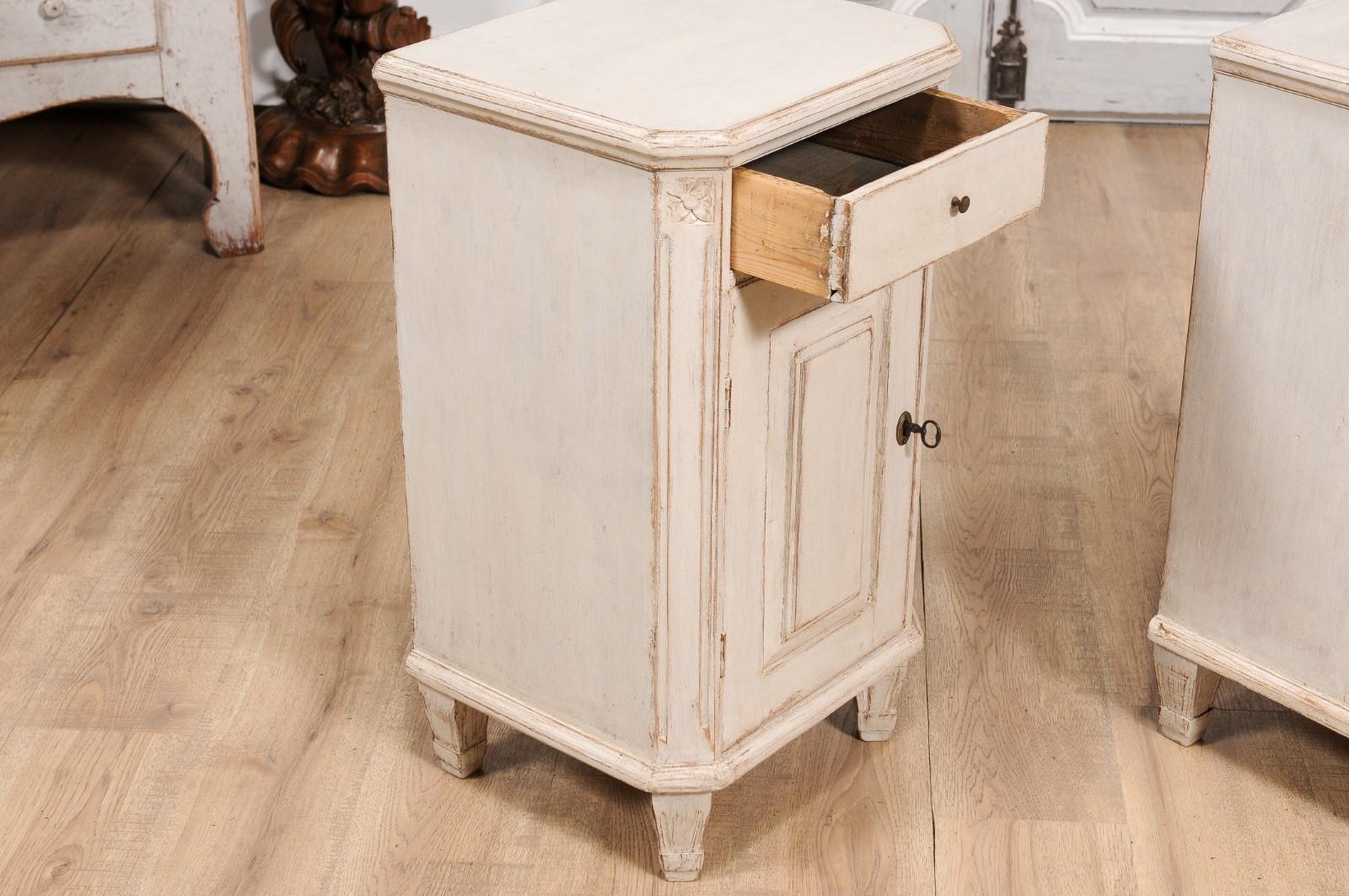 Swedish Gustavian 1880s Light Gray Nightstands with Drawers and Doors, a Pair For Sale 1