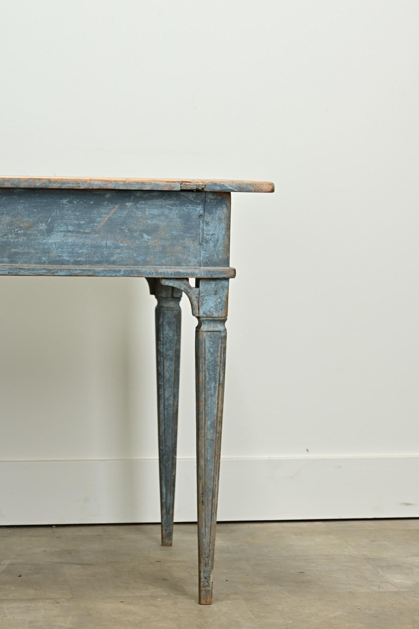 Swedish Gustavian 18th Century Table In Good Condition For Sale In Baton Rouge, LA