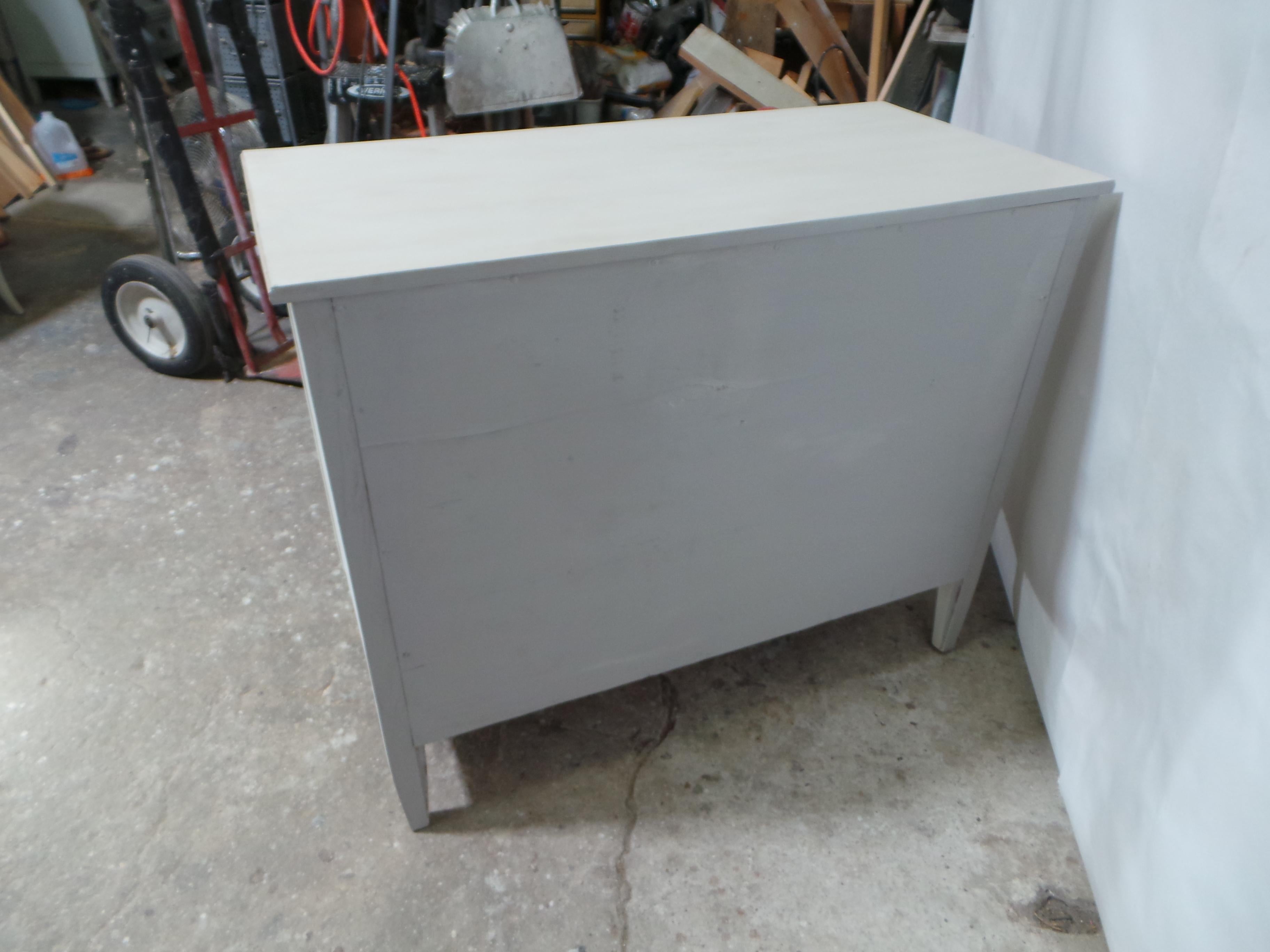 Cassettiera svedese Gustavian a 3 cassetti in vendita 4