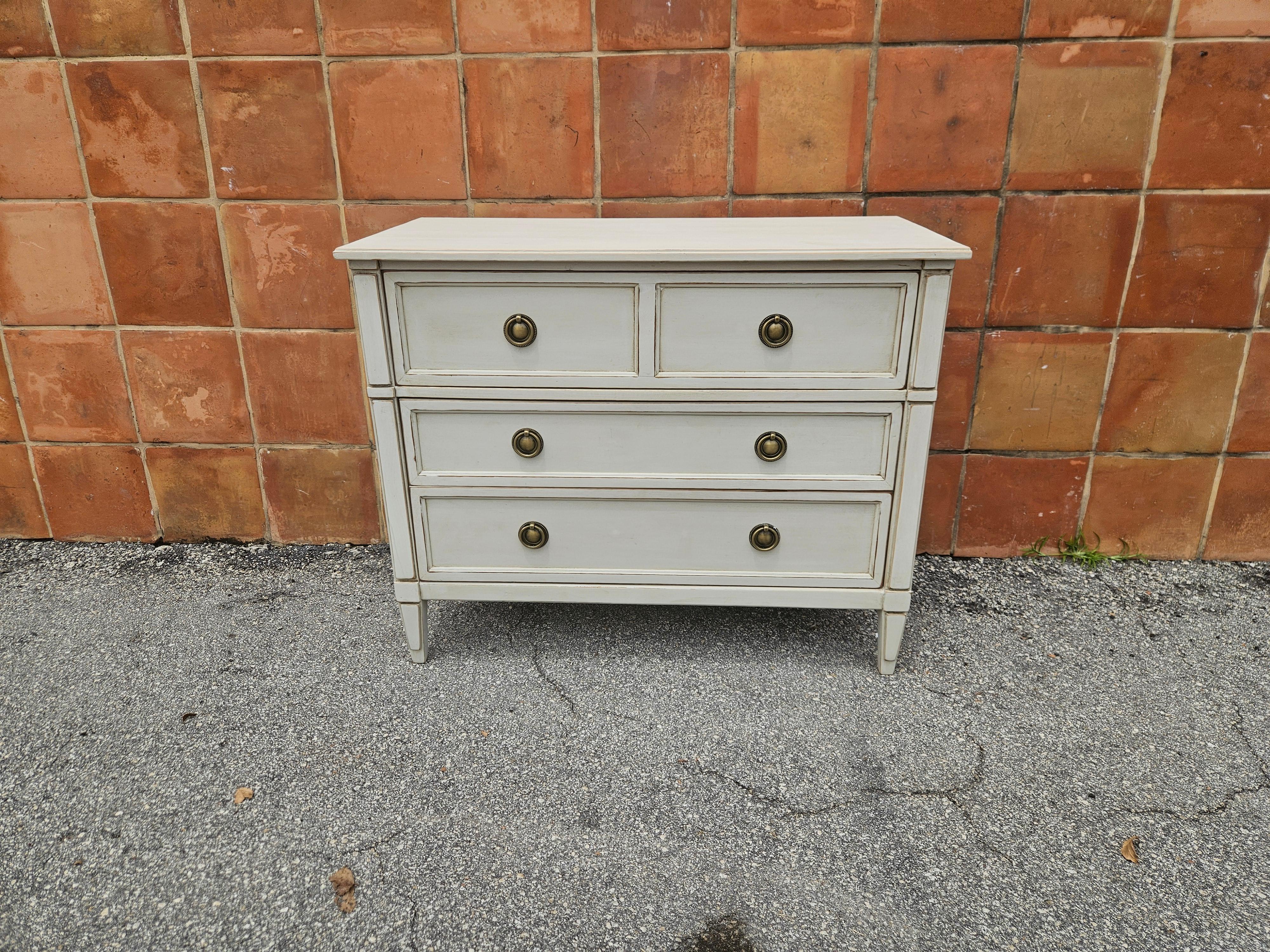 Cassettiera svedese Gustavian a 3 cassetti in vendita 5