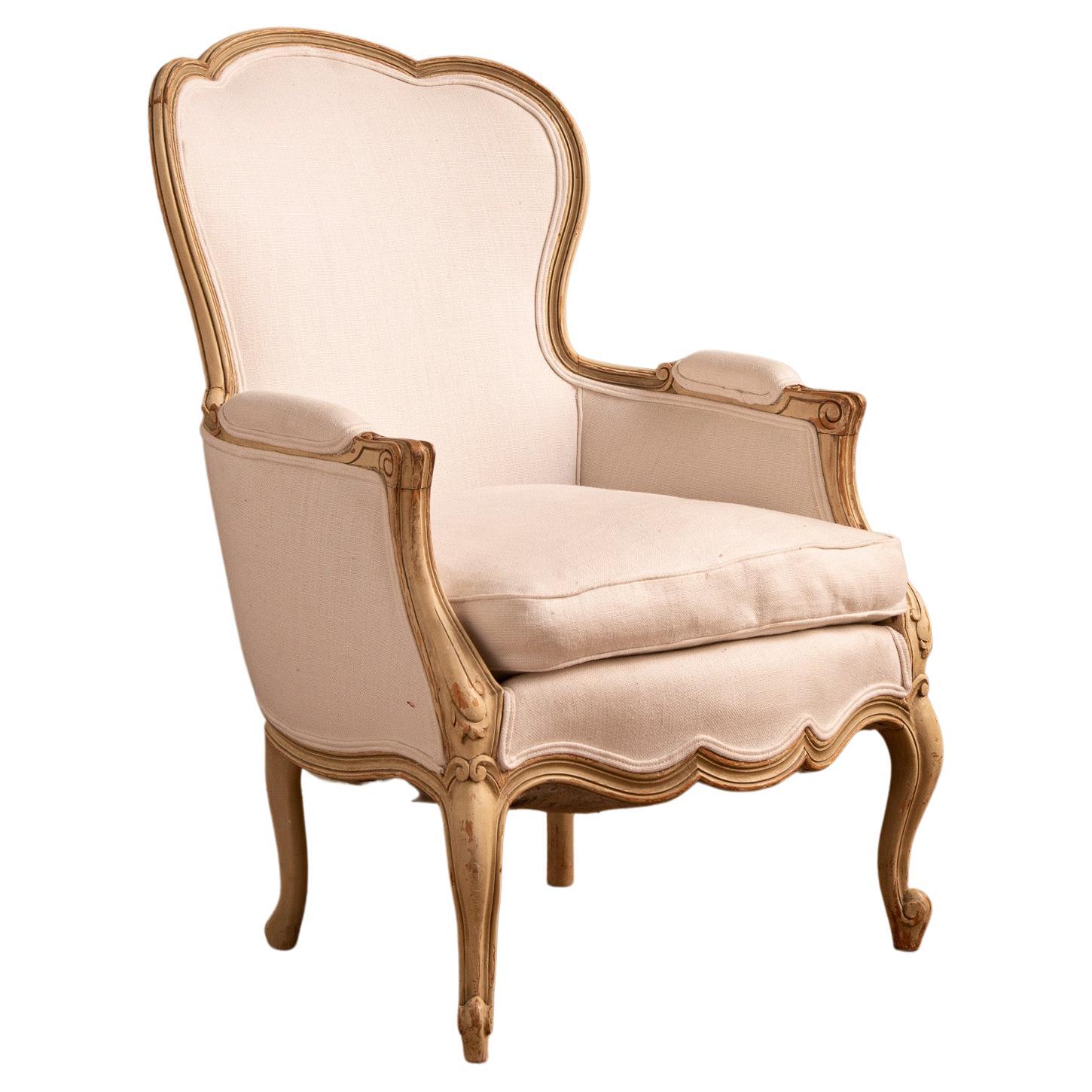 Schwedischer Gustavianischer Sessel, ca. frühe 1900er Jahre, bemalt in warmem Weiß im Angebot