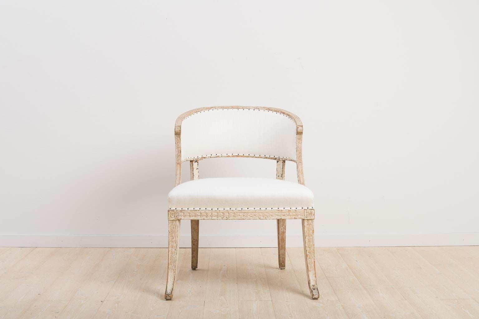 Swedish Gustavian Barrel Back Armchair from the Late 18th Century In Good Condition In Kramfors, SE