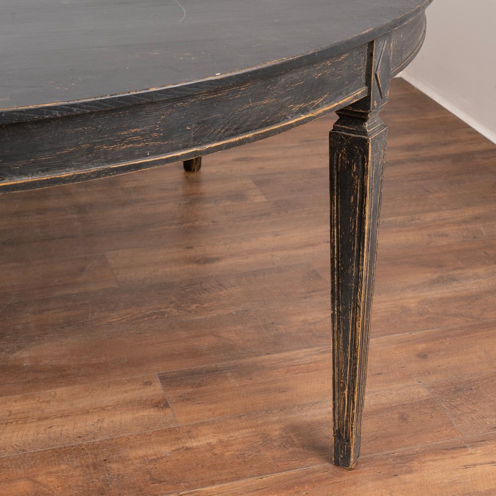 Swedish Gustavian Black Painted Round Dining Table, Sweden 2