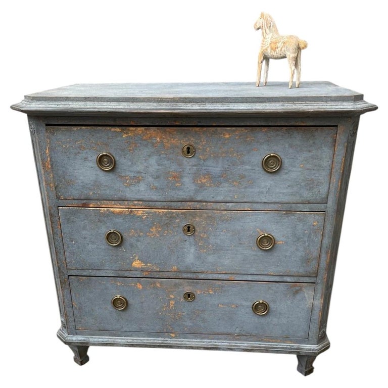 Swedish Gustavian Blue Painted Three Drawer Chest, circa 1800-1820 For Sale  at 1stDibs