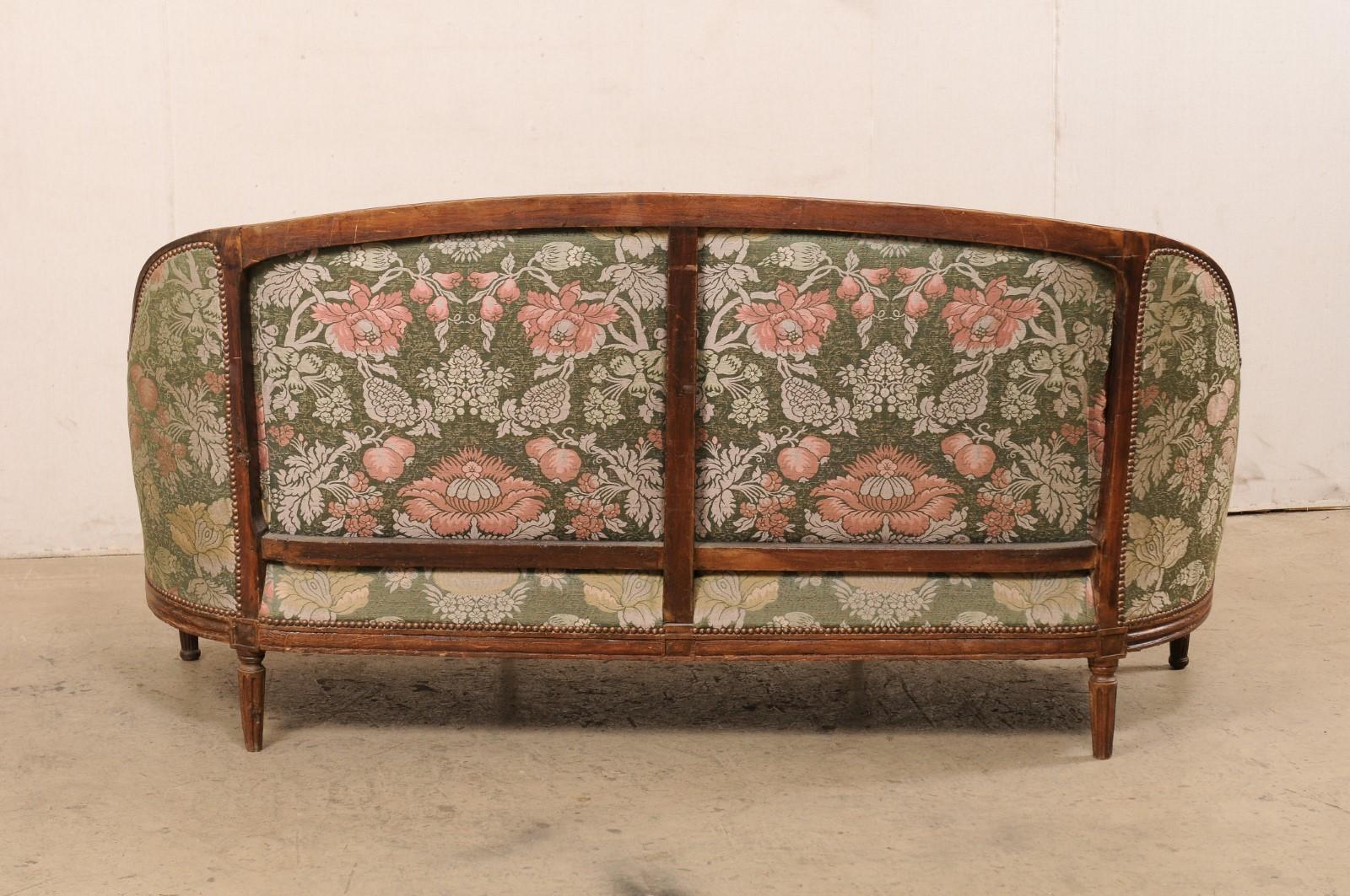 Swedish Gustavian Carved-Wood and Upholstered Tub Sofa, Early 19th Century For Sale 3