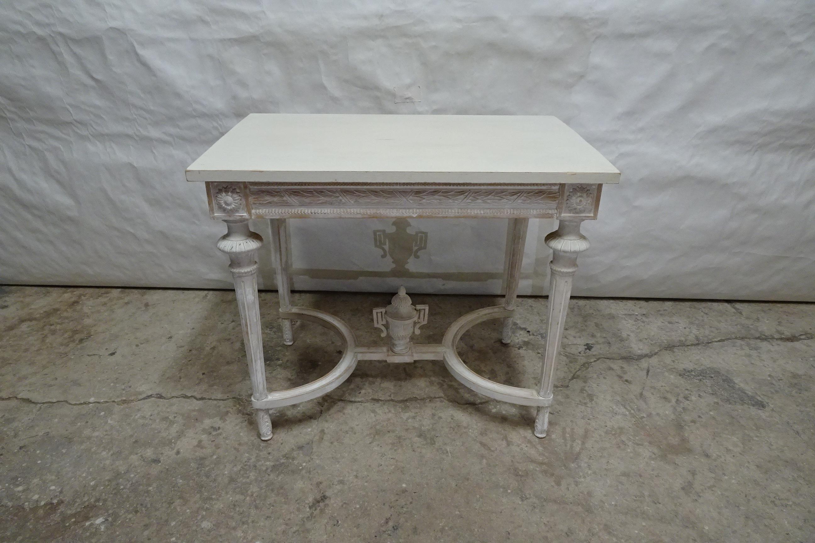 Swedish Gustavian Center Table 100% Original Finish In Good Condition For Sale In Hollywood, FL