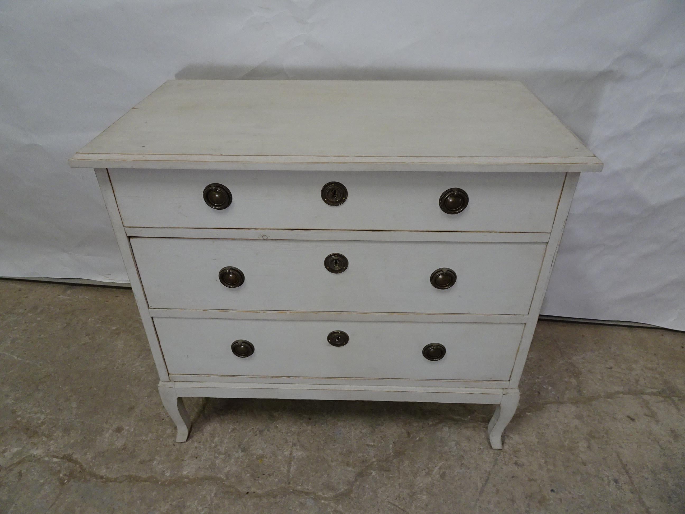 Swedish Gustavian Chest of Drawers In Good Condition In Hollywood, FL