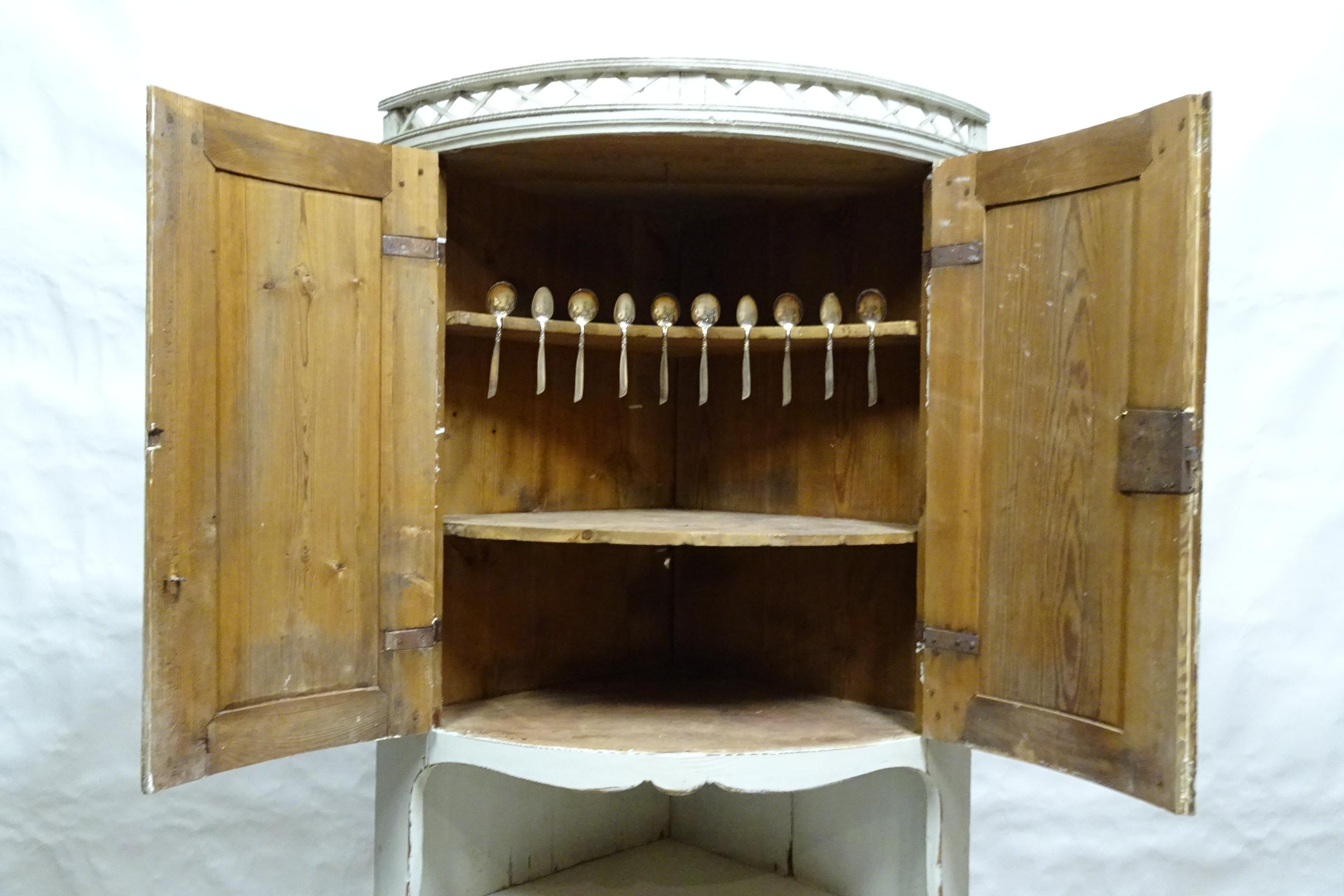 Swedish Gustavian Corner Cabinet 1