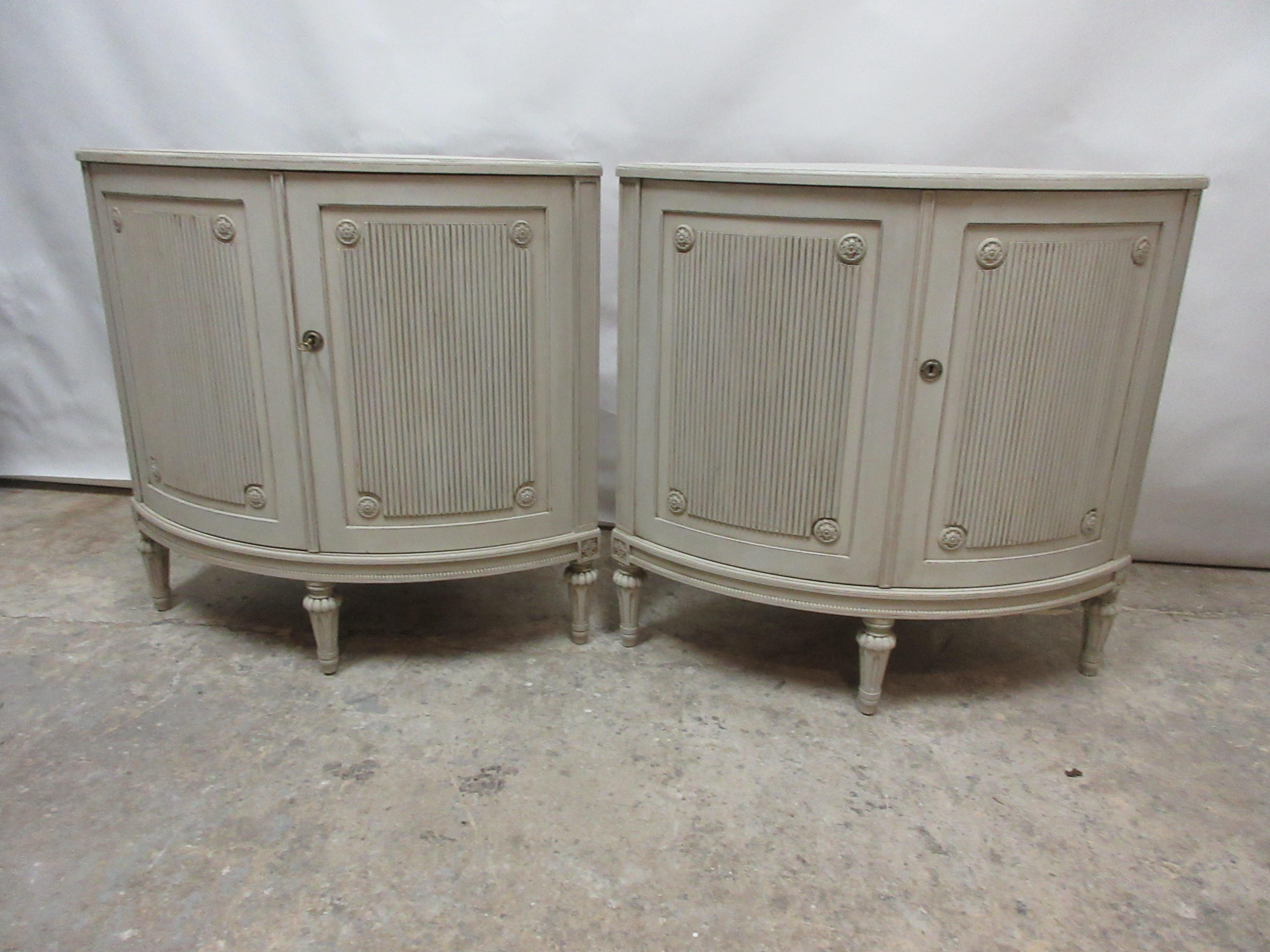 This is a set of 2 Swedish Gustavian corner cabinets, They have been restored and repainted with milk paints 