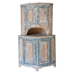 Swedish Gustavian Corner Cupboard, Painted Pine, Circa 1800-1830