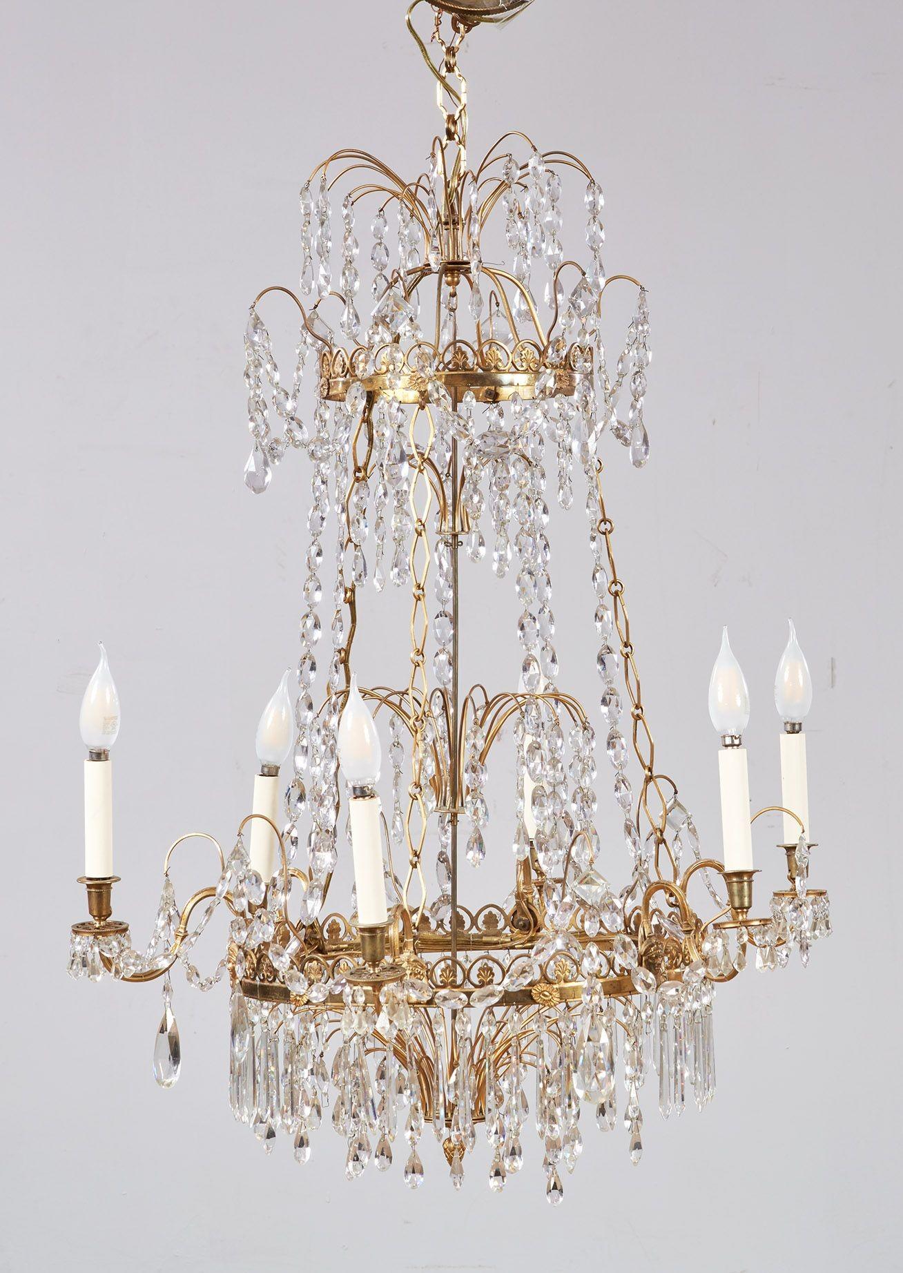Swedish Gustavian Crystal and Gilt Brass Chandelier For Sale 7