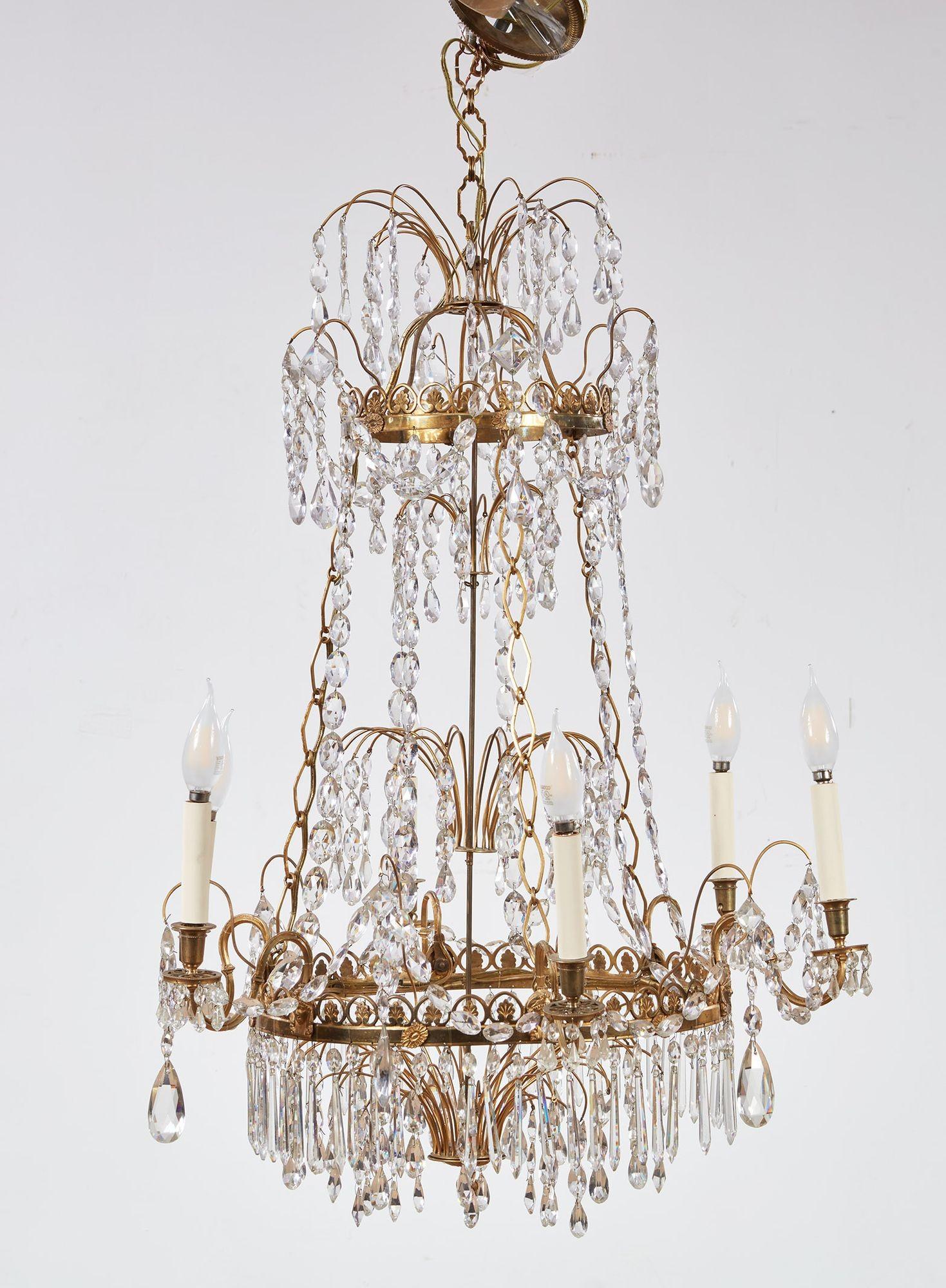 Swedish Gustavian Crystal and Gilt Brass Chandelier For Sale 9
