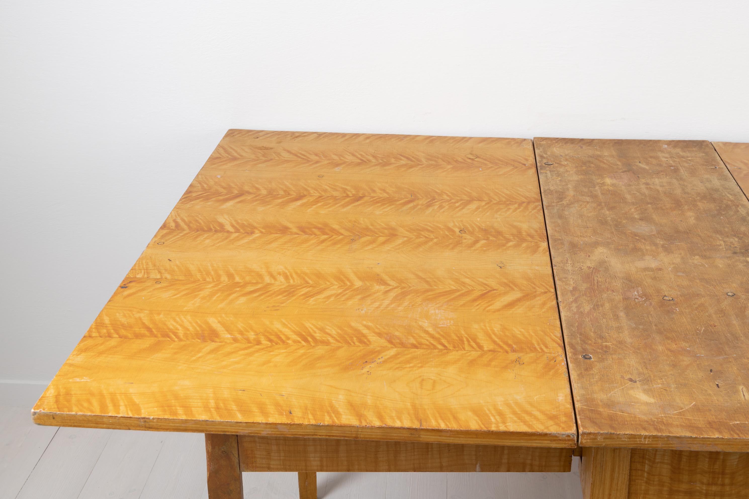 Schwedischer Gustavianischer Drop-Leaf-Tisch mit Birke-Kunstfarbe im Angebot 5