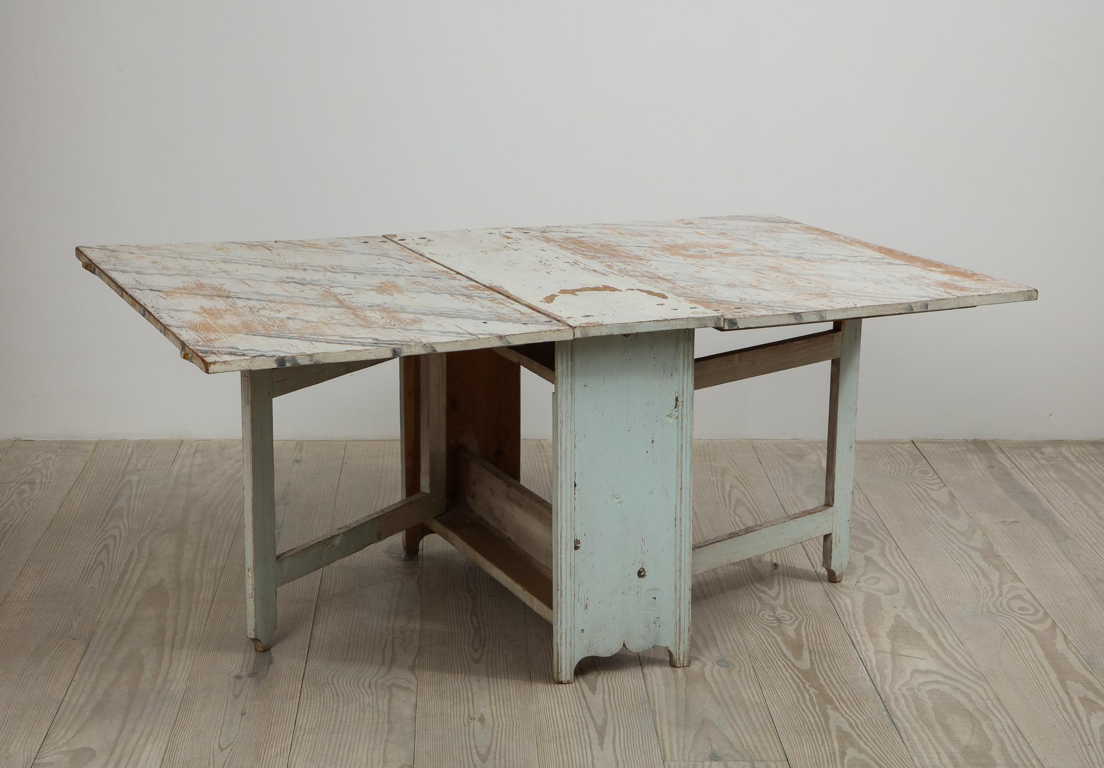 Swedish Gustavian Drop-Leaf Table with Faux-Marble Finish, Sweden, Circa 1775 9
