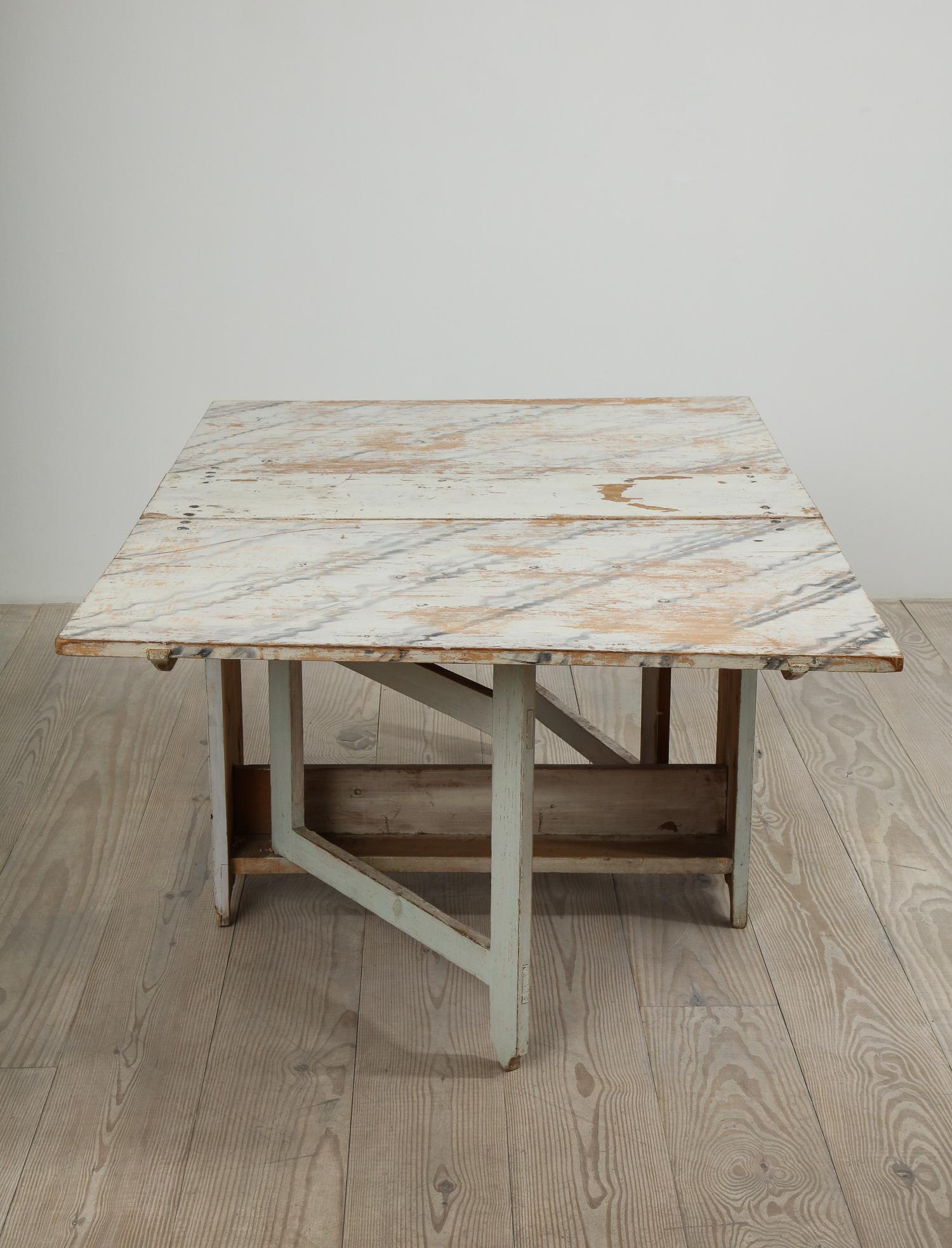 18th Century and Earlier Swedish Gustavian Drop-Leaf Table with Faux-Marble Finish, Sweden, Circa 1775