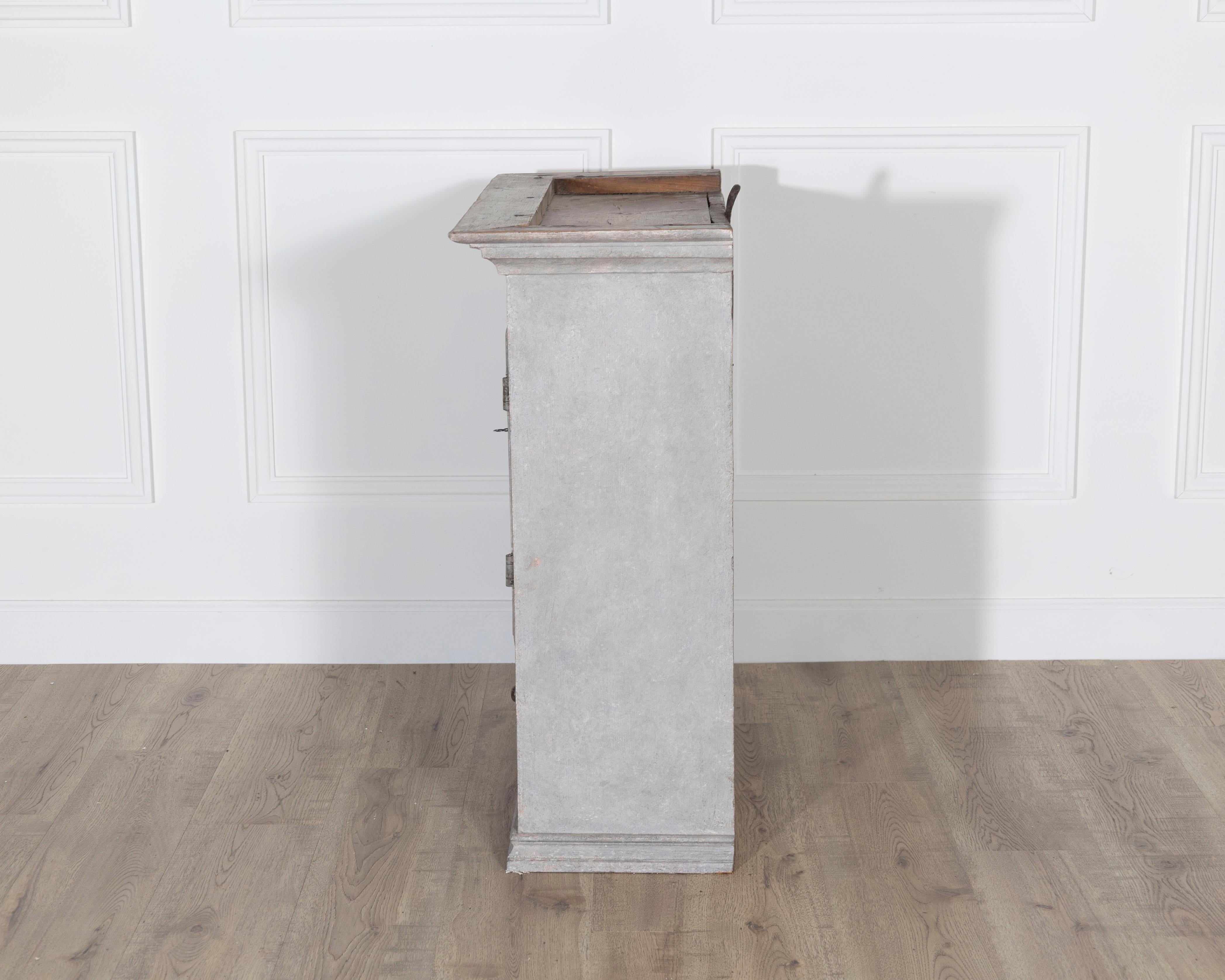 Swedish Gustavian Grey Hanging Kitchen Cabinet, Circa 1800 For Sale 3