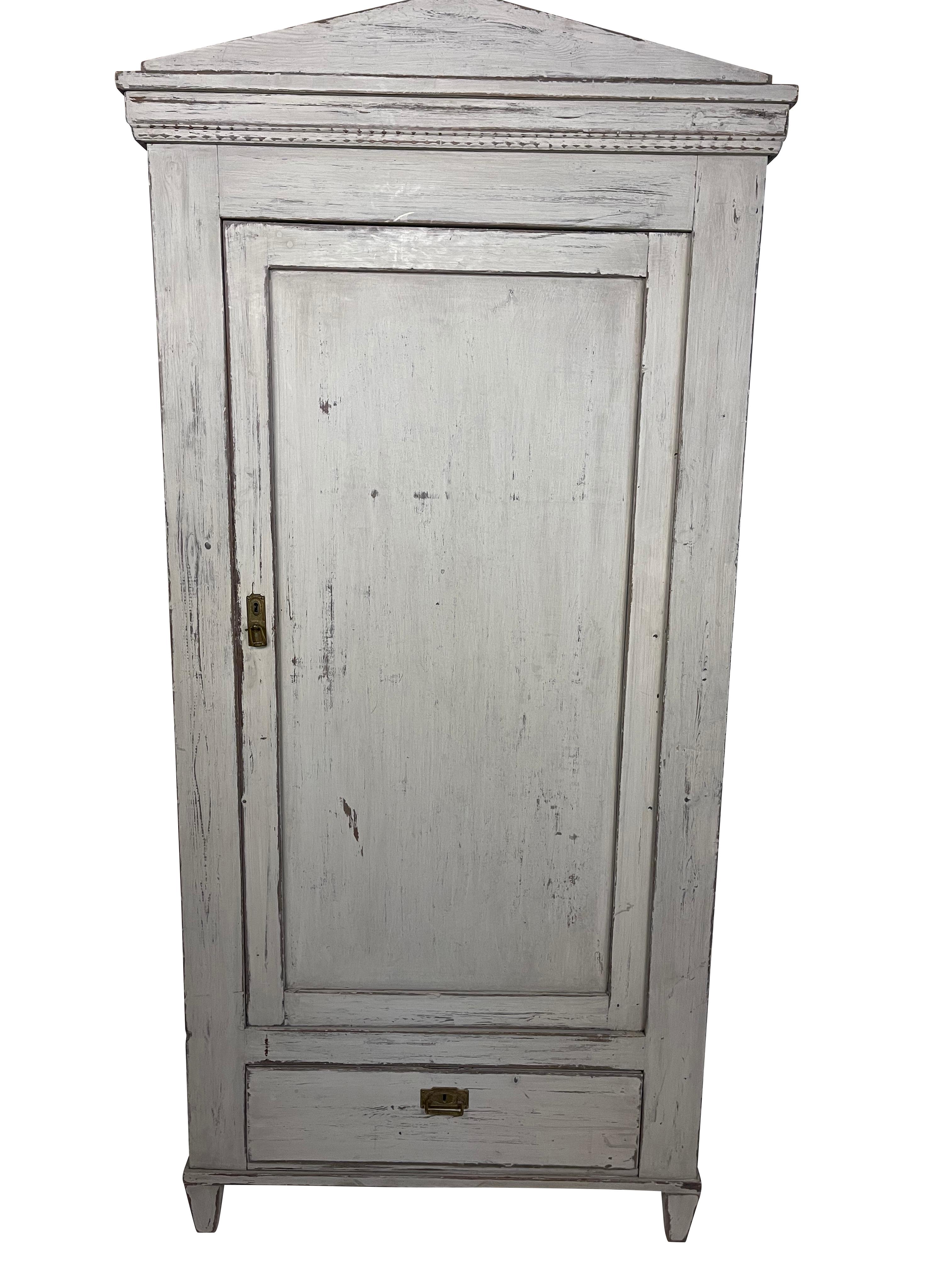 Swedish Gustavian Grey Painted Armoire In Good Condition In Essex, MA