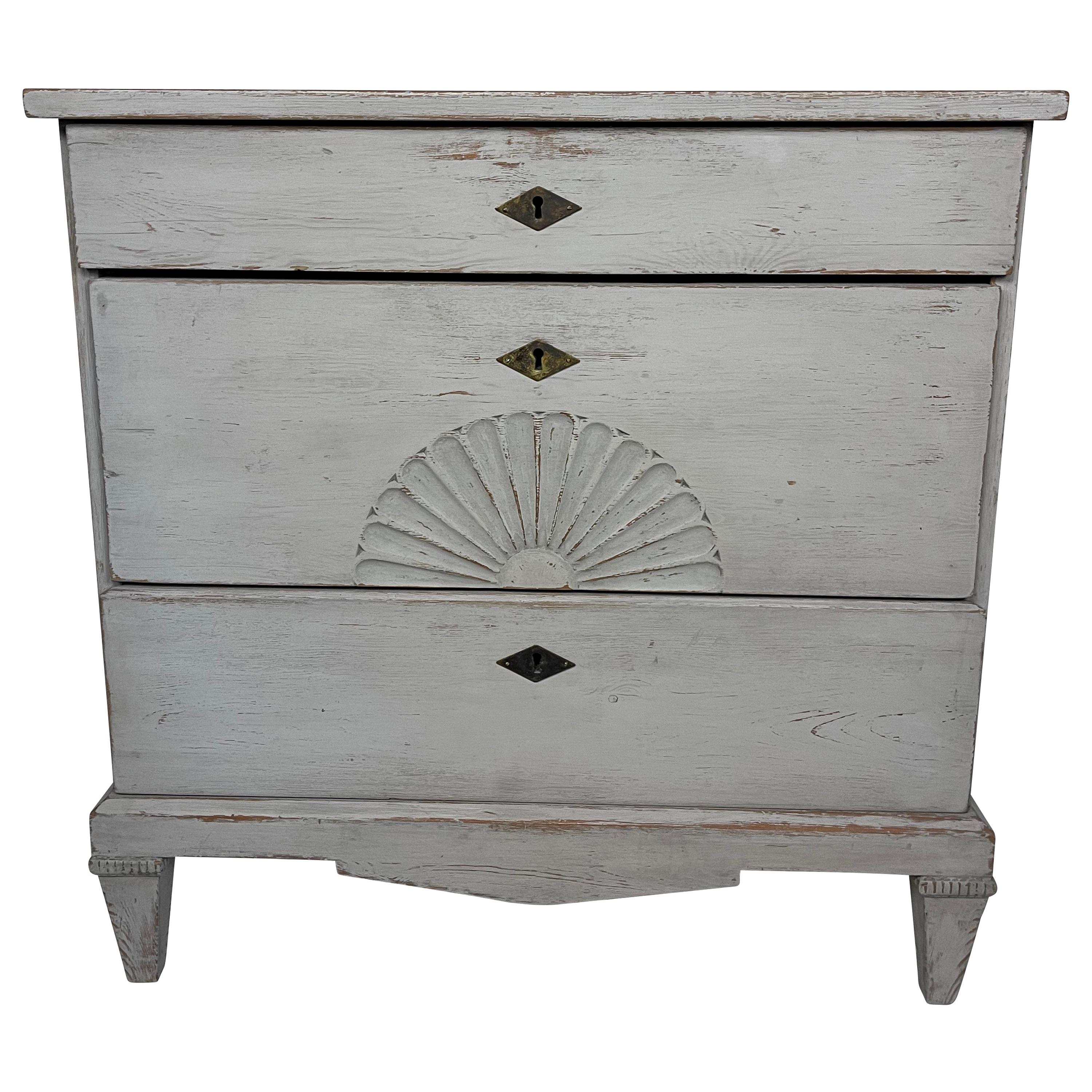 Swedish Gustavian Grey Painted Chest of Drawers with Carved Shell Design