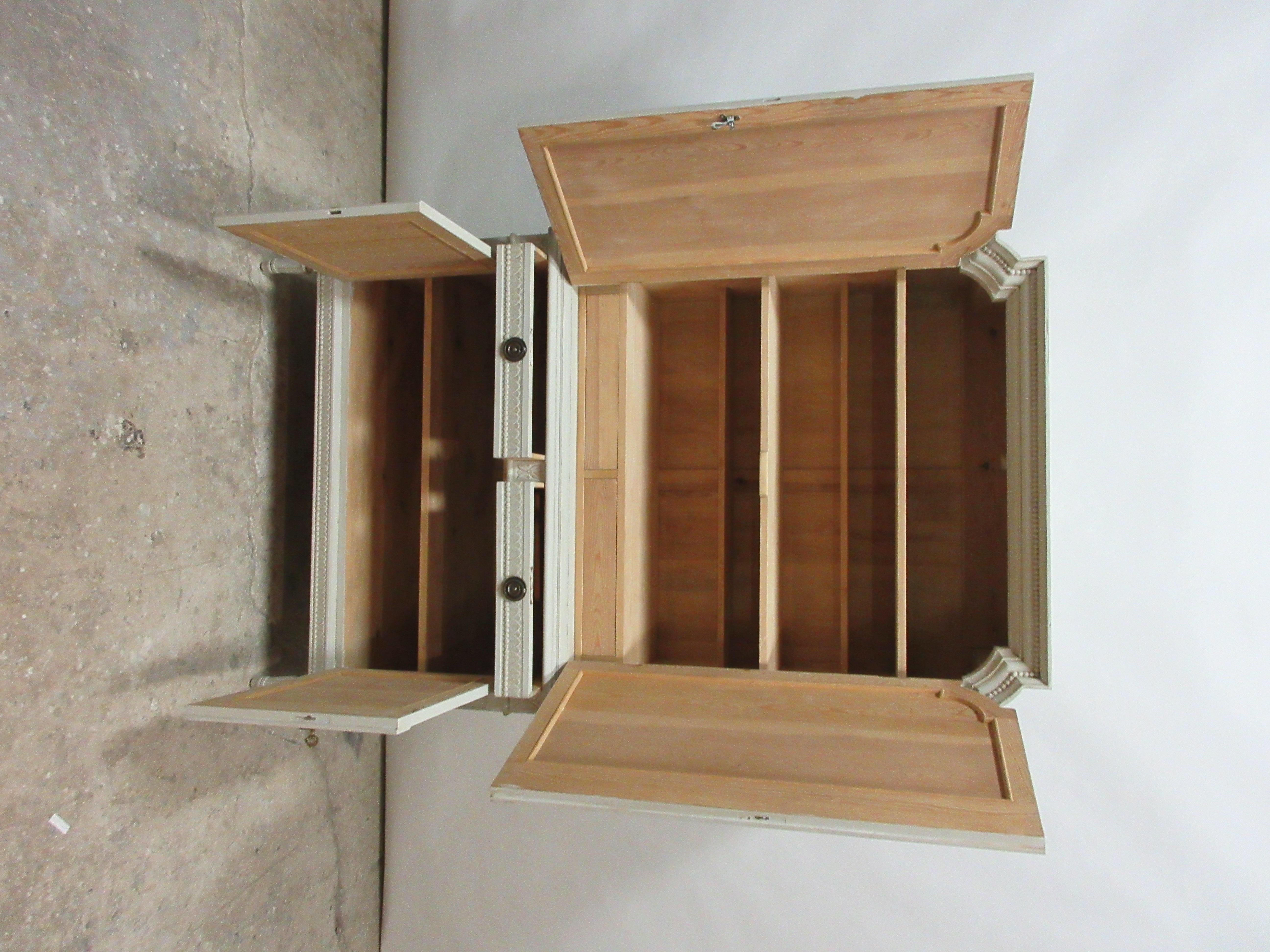 Swedish Gustavian Hutch In Distressed Condition In Hollywood, FL