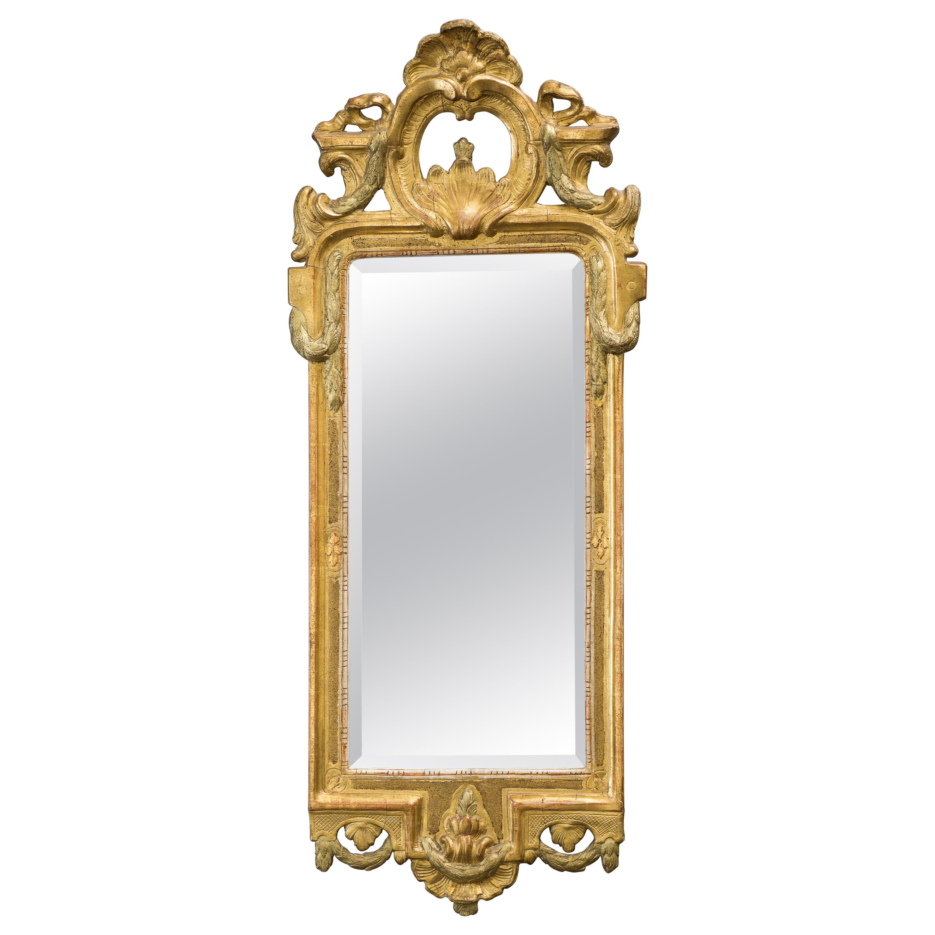 Miroir en bois doré de style gustavien suédois de la fin du XVIIIe siècle signé par Johan Åkerblad