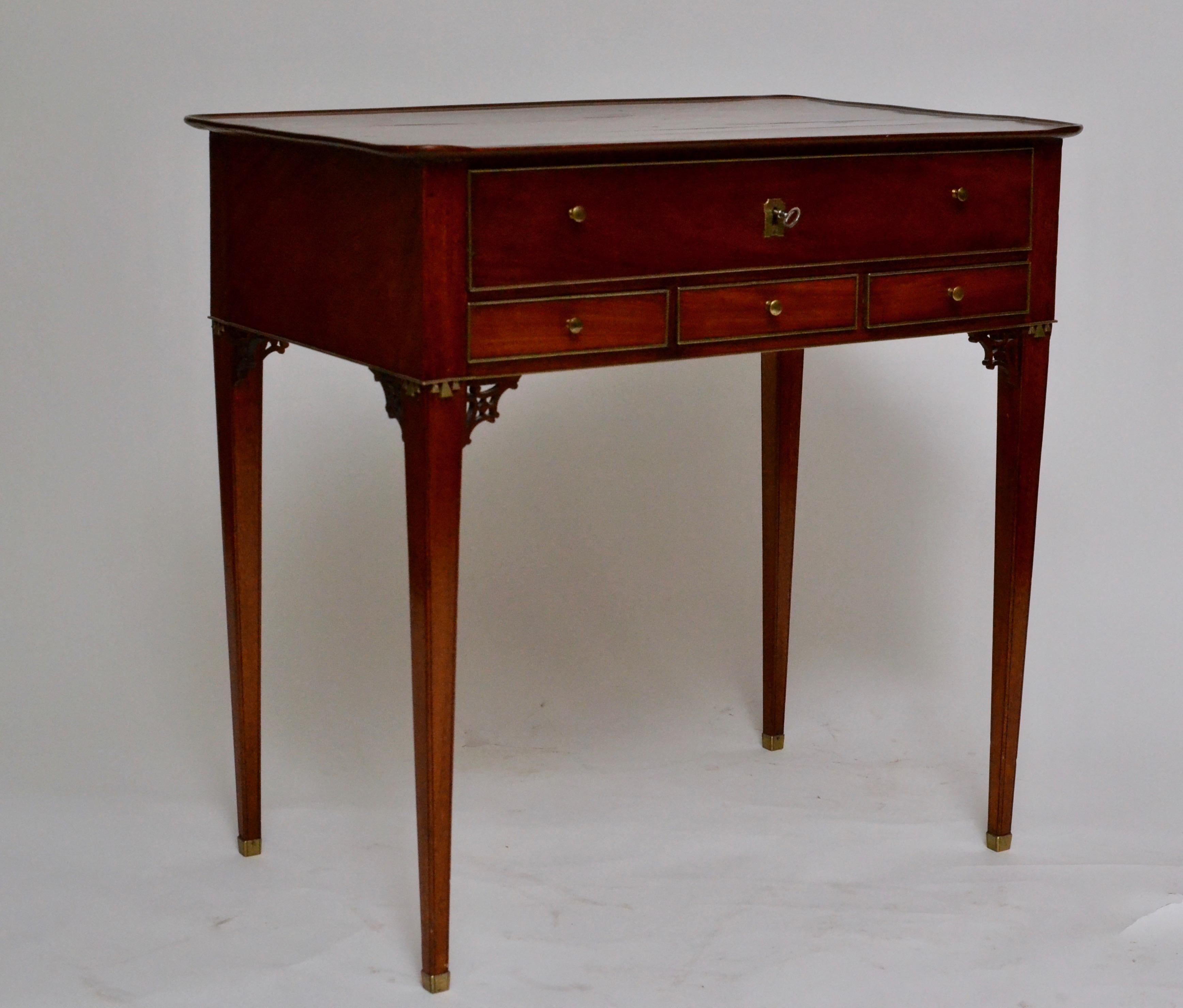 A small Swedish gustavian ladies working mahogany table with drawers. Attributed to Carl Diedric Fick (master1776-1806). Made in Stockholm, circa 1790.